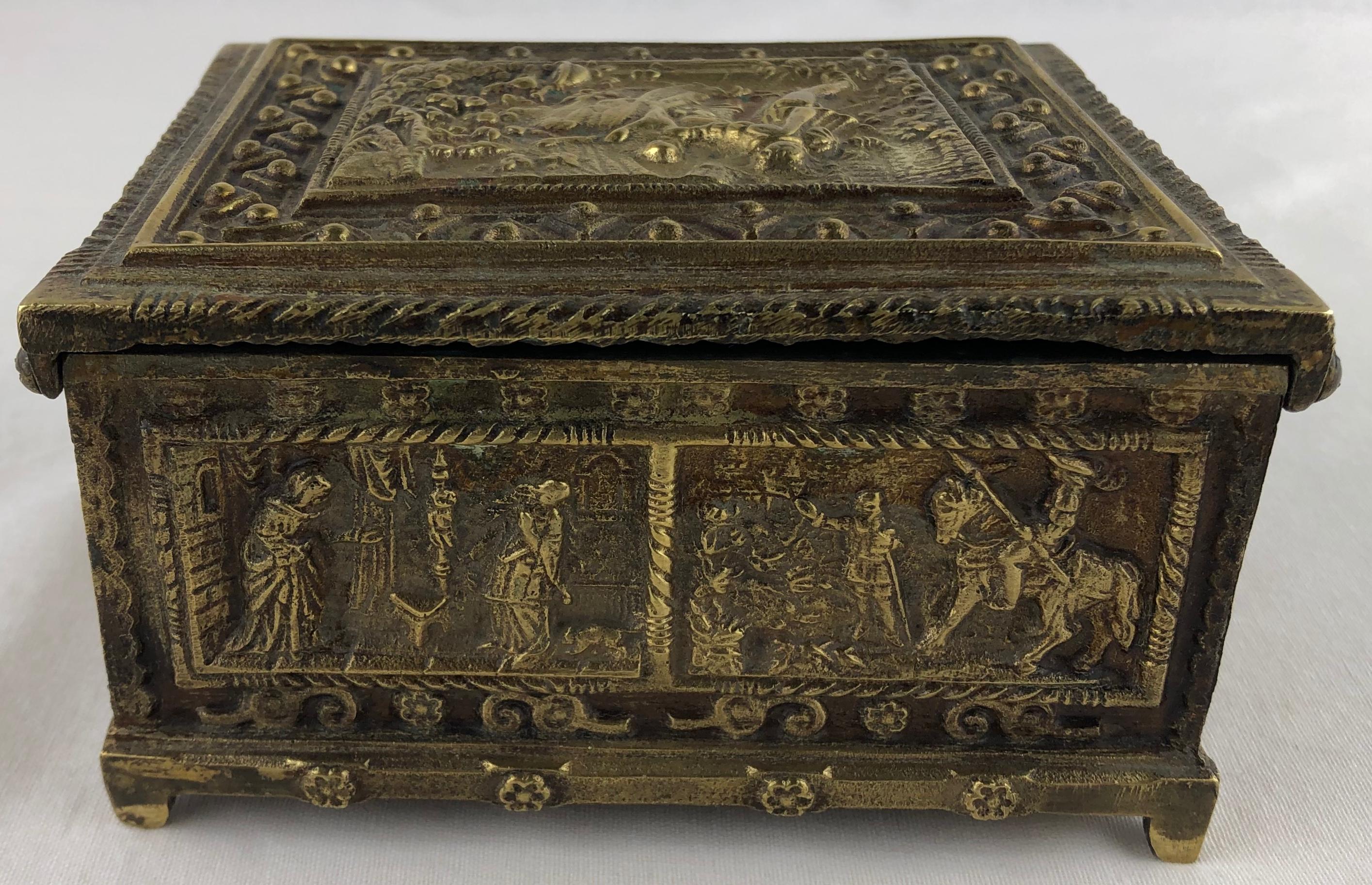 French Bronze Jewelry Box with High Reliefs, circa 1880 1