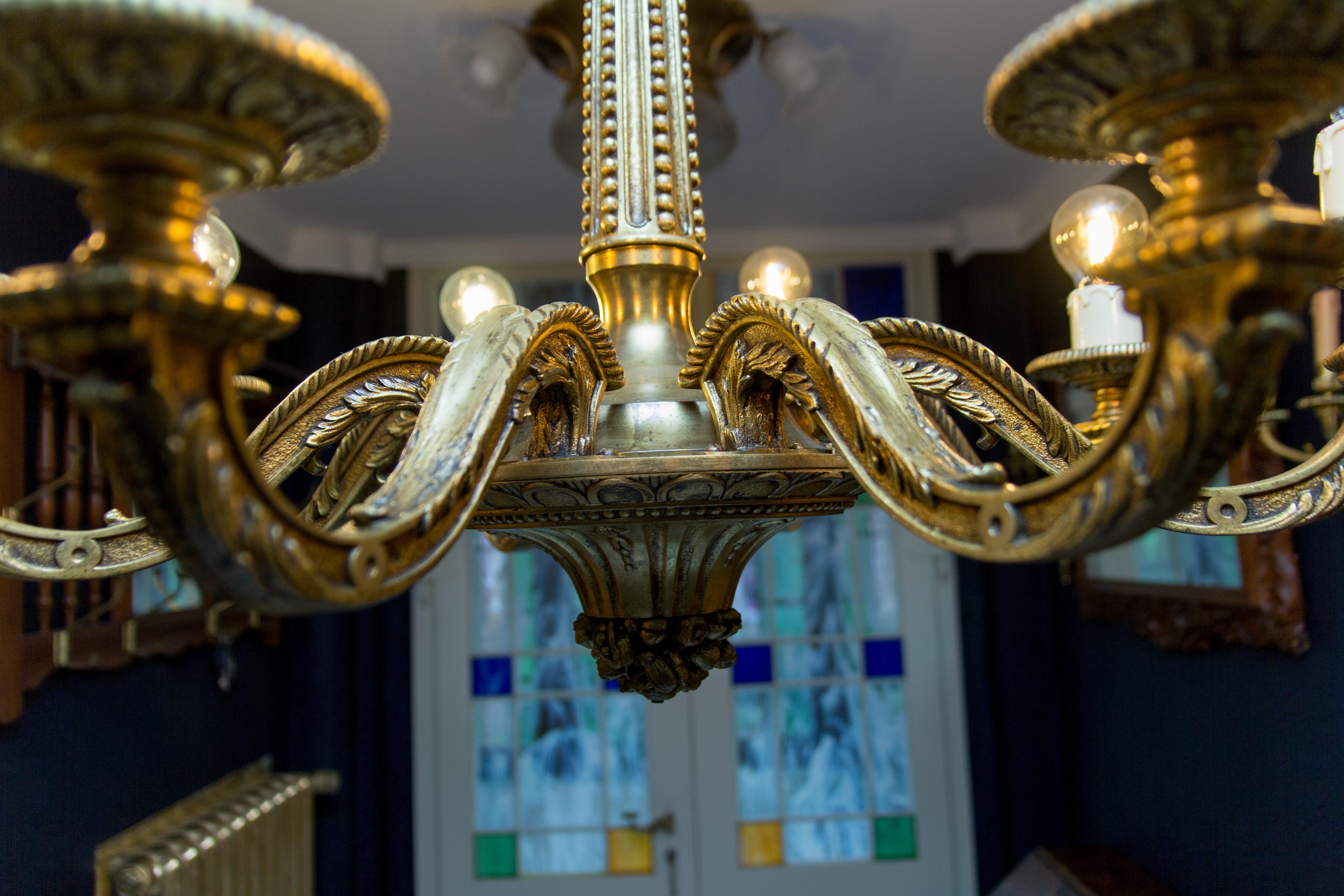 French Louis XVI Style Eight-Light Bronze Chandelier, Early 1900s 13