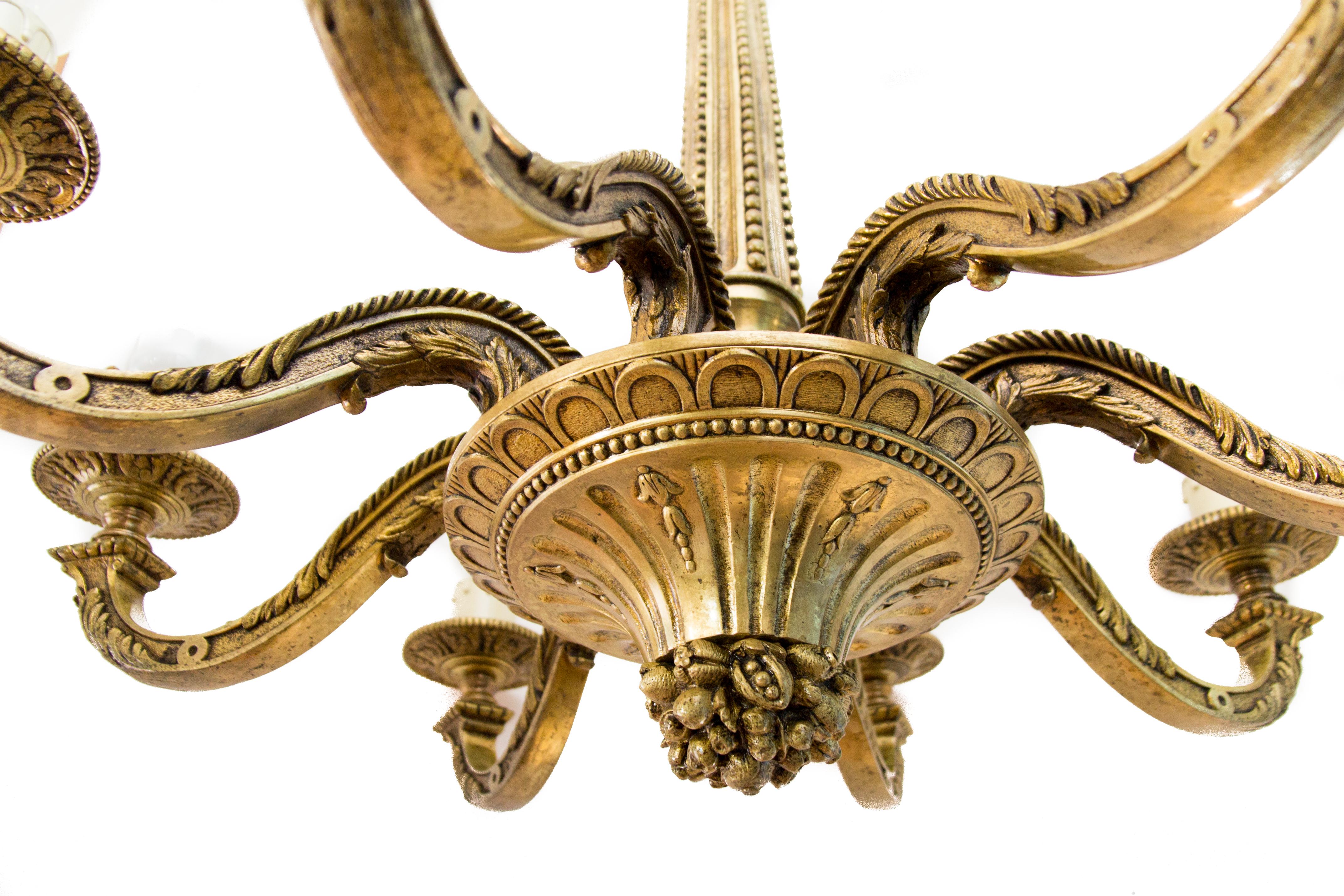 French Louis XVI Style Eight-Light Bronze Chandelier, Early 1900s 1