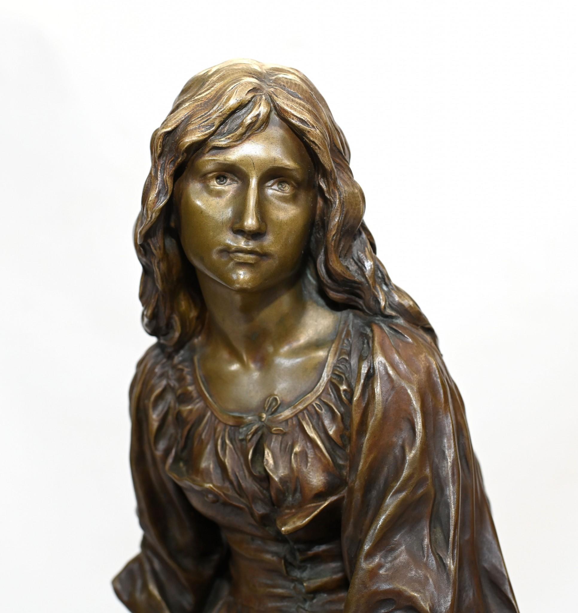 French Bronze Mandolin Player by Paul Mengin Art Nouveau Maiden Figurine 1890 For Sale 11
