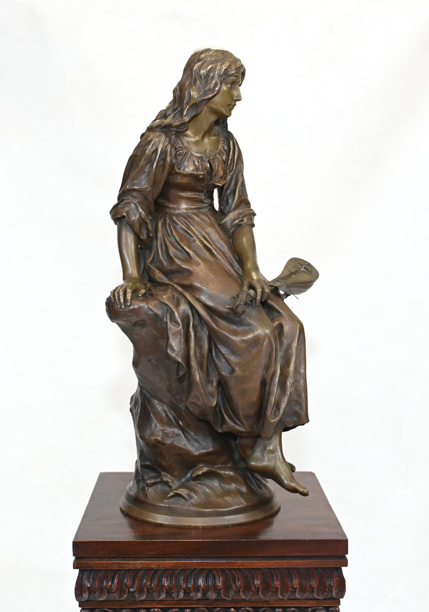 French Bronze Mandolin Player by Paul Mengin Art Nouveau Maiden Figurine 1890 For Sale 4