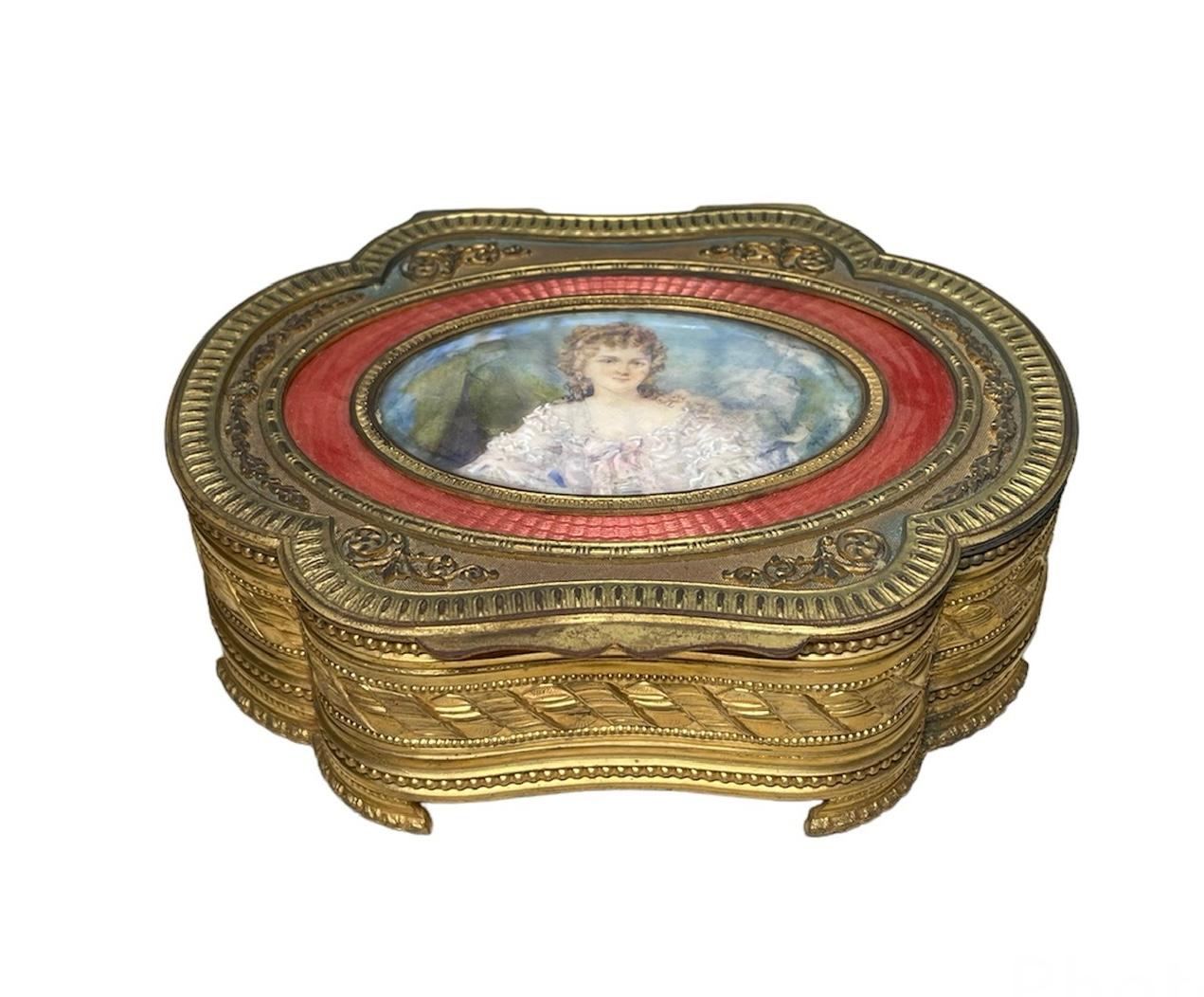 French Bronze Metal Hand Painted Portrait Vanity/ Jewelry Box In Good Condition For Sale In Guaynabo, PR