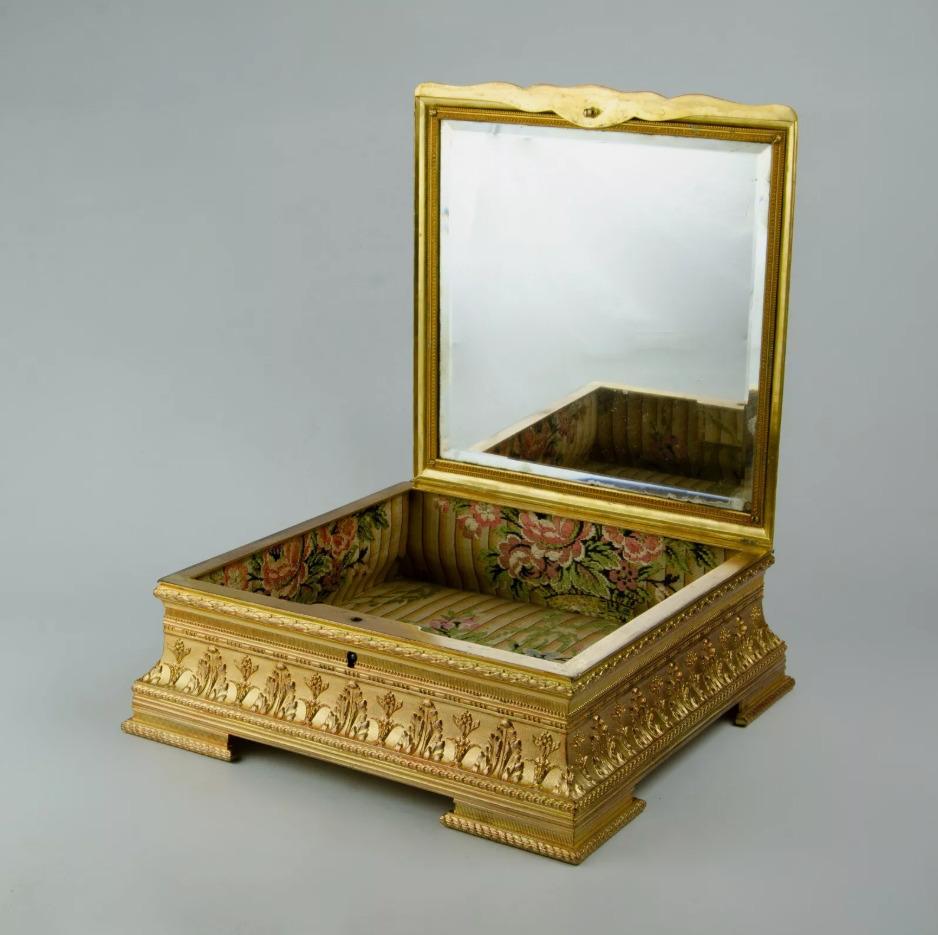 Hand-Crafted French Bronze Miniature Portrait Jewelry Box For Sale