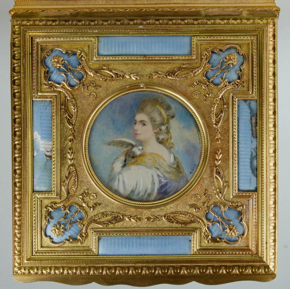 French Bronze Miniature Portrait Jewelry Box In Good Condition For Sale In Autonomous City Buenos Aires, CABA