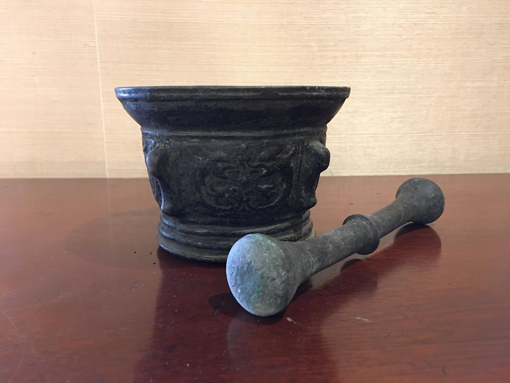 French bronze mortar and pestle, original patina, early 19th century. Pharmacy or herbalist antique bronze mortar. Handmade with pestle. Original patina.