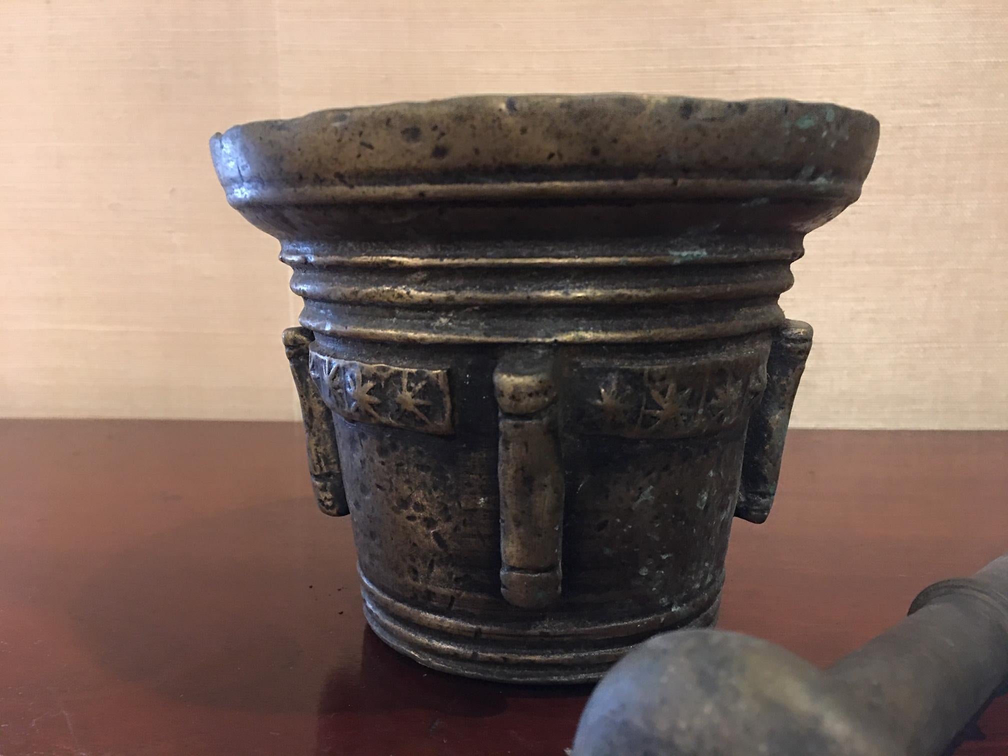 French Bronze Mortar and Pestle, Original Patina, Early 19th Century In Good Condition In Savannah, GA
