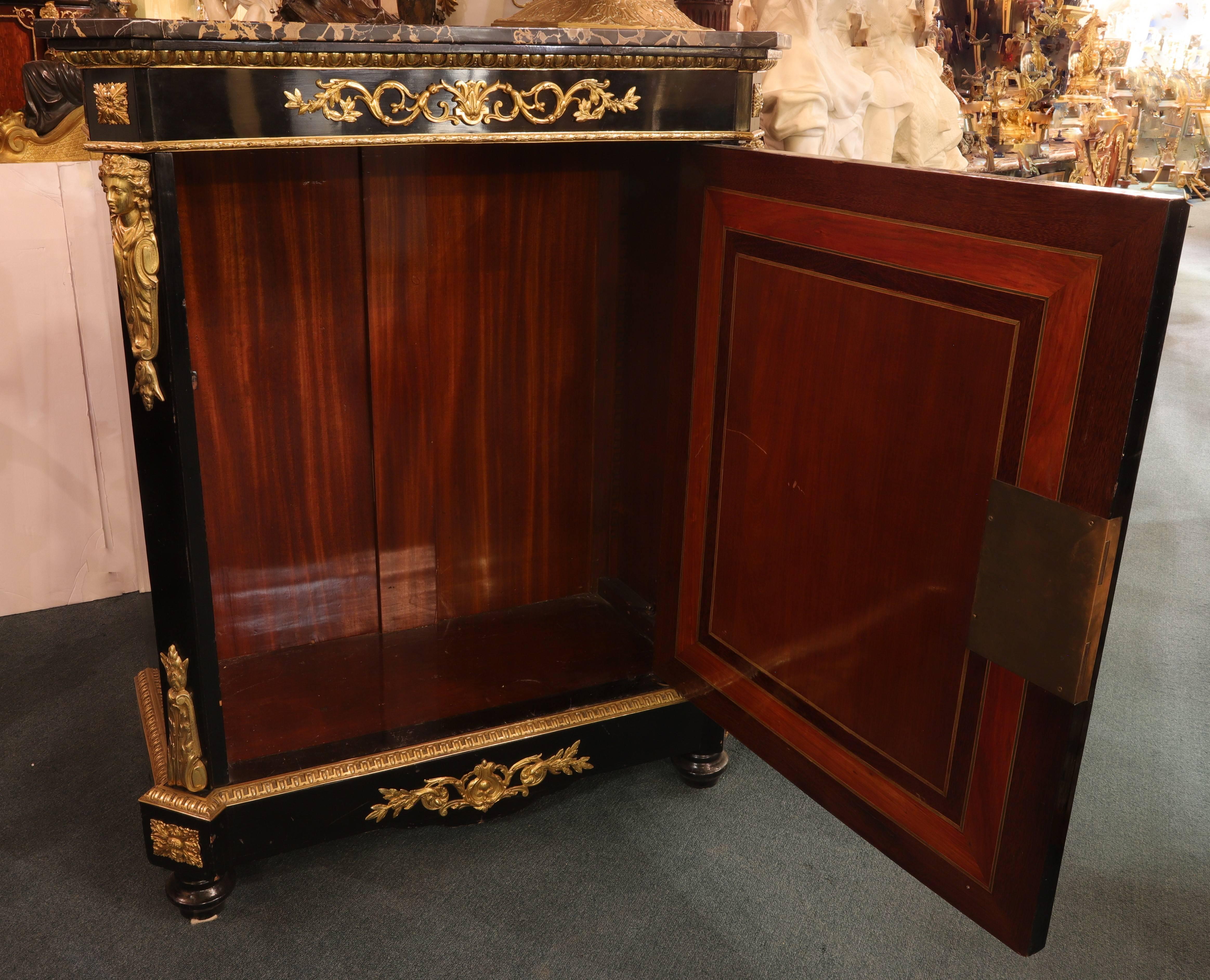 French Bronze-Mounted Ebonized and Pietra Dura Marble-Top Cabinet In Good Condition In New York, NY