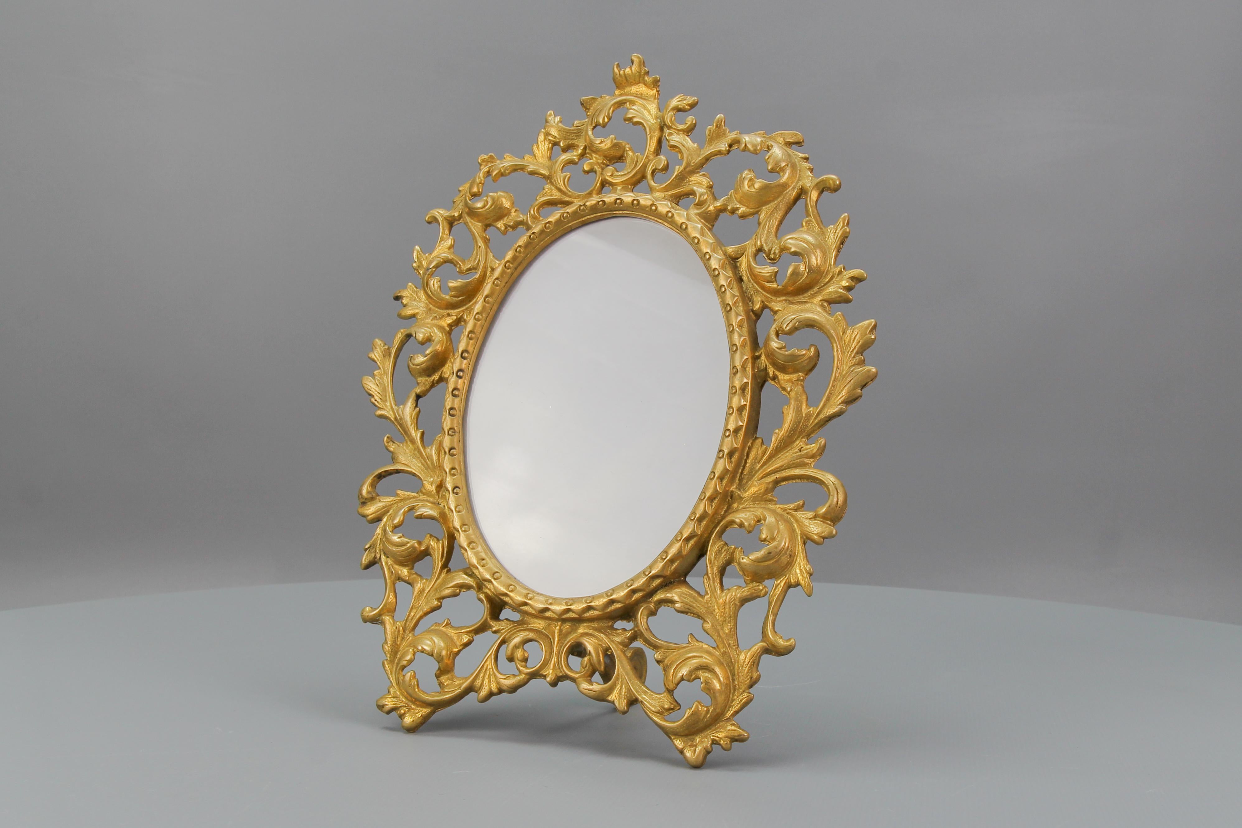 Französische Bronze Neoklassischer Stil Oval Desktop Bilderrahmen im Angebot 8