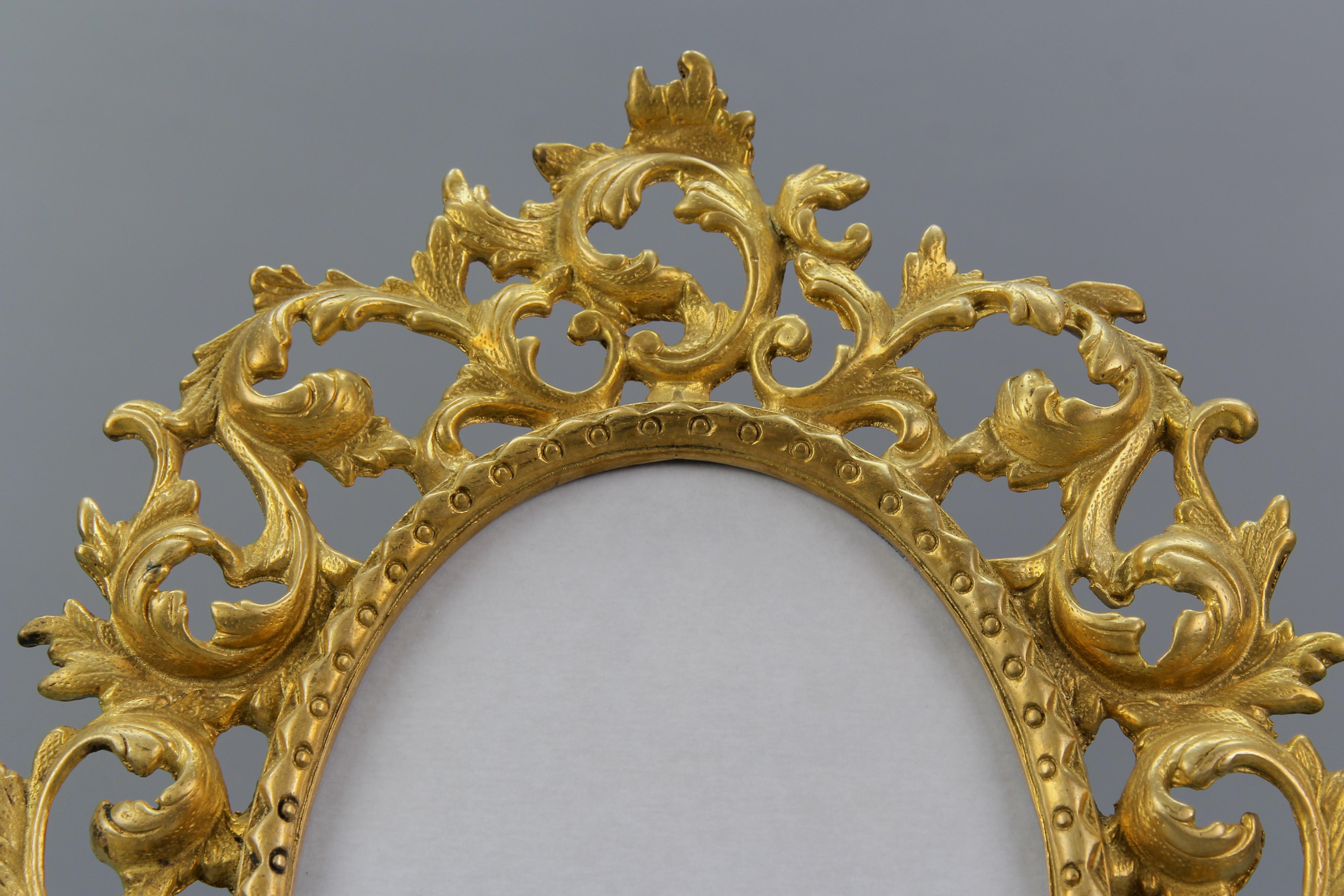 Französische Bronze Neoklassischer Stil Oval Desktop Bilderrahmen im Zustand „Gut“ im Angebot in Barntrup, DE