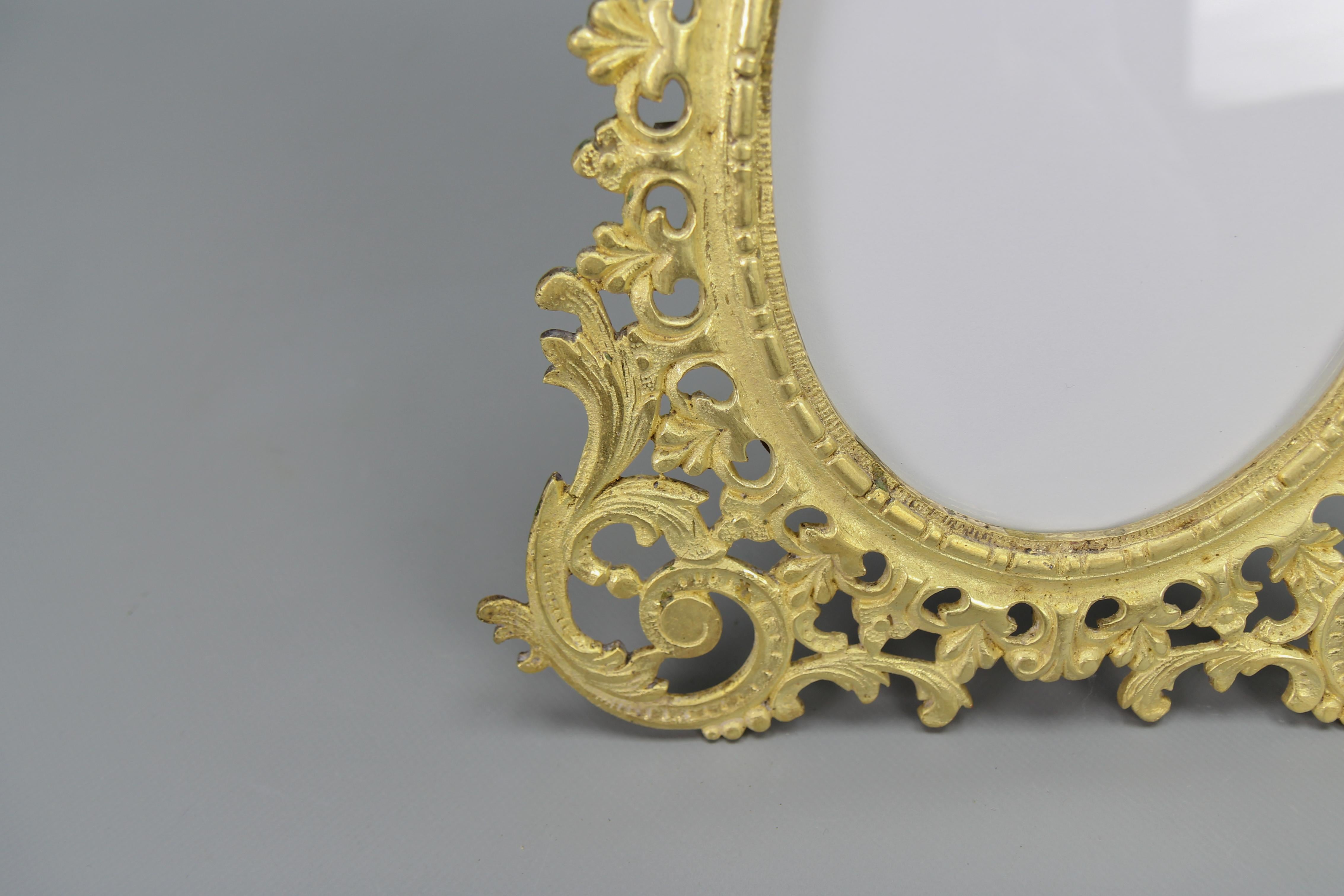 French Bronze Neoclassical Style Round Desktop Picture Frame, Late 19th Century For Sale 6