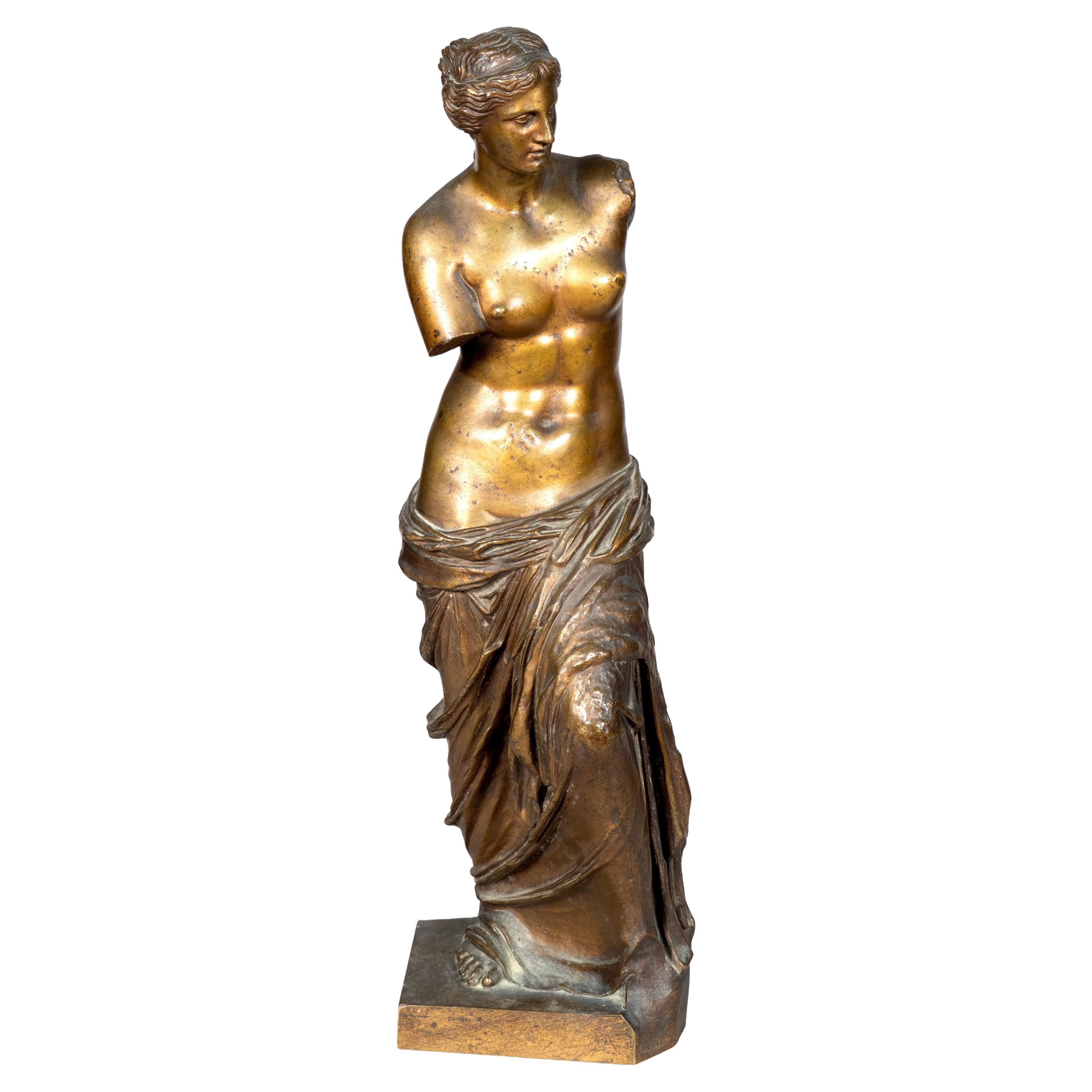 Französische Bronzeskulptur der Venus von Milo mit der Gießereimarke von Delafontaine im Angebot