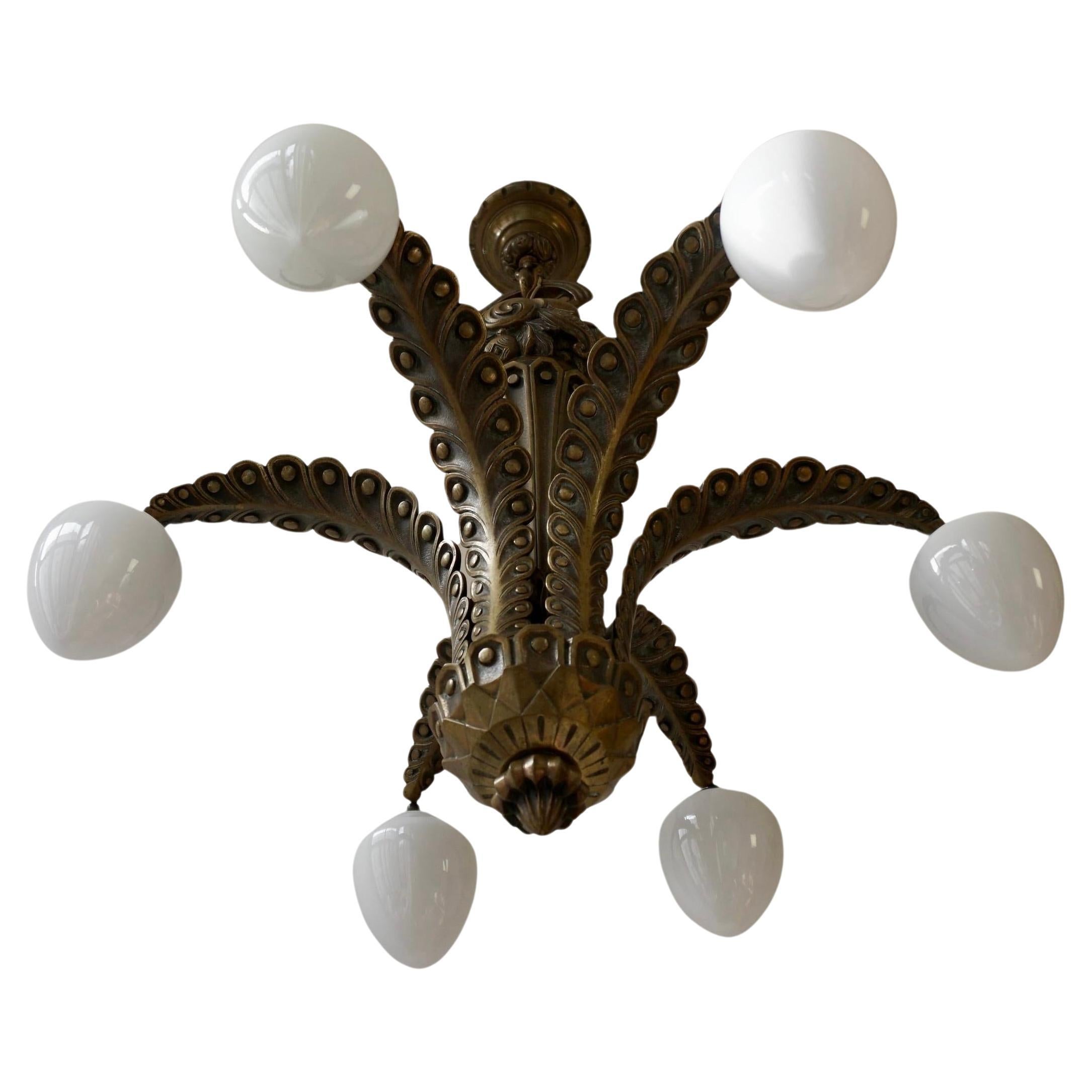 Französischer Palmen-Kronleuchter aus Bronze-Opalglas und Opalglas