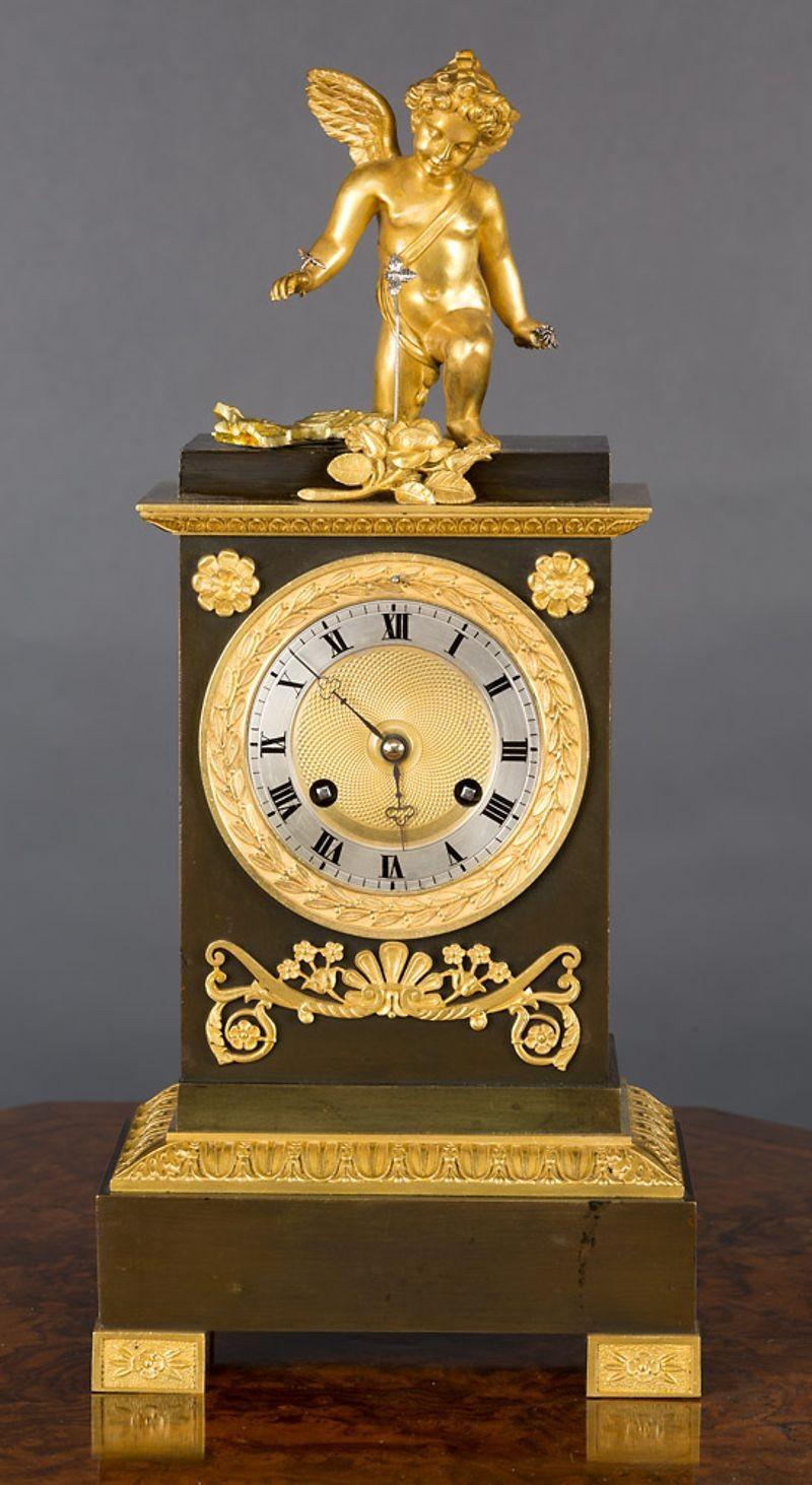 French Bronze & Ormolu Clock with Automation In Good Condition For Sale In Norwich, GB