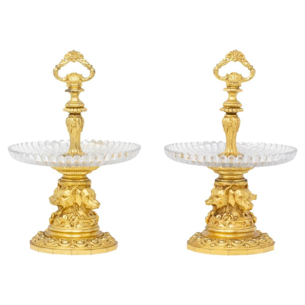 Französische Bronze Ormolu Tazza Centrepieces mit Jagdhunden im Angebot