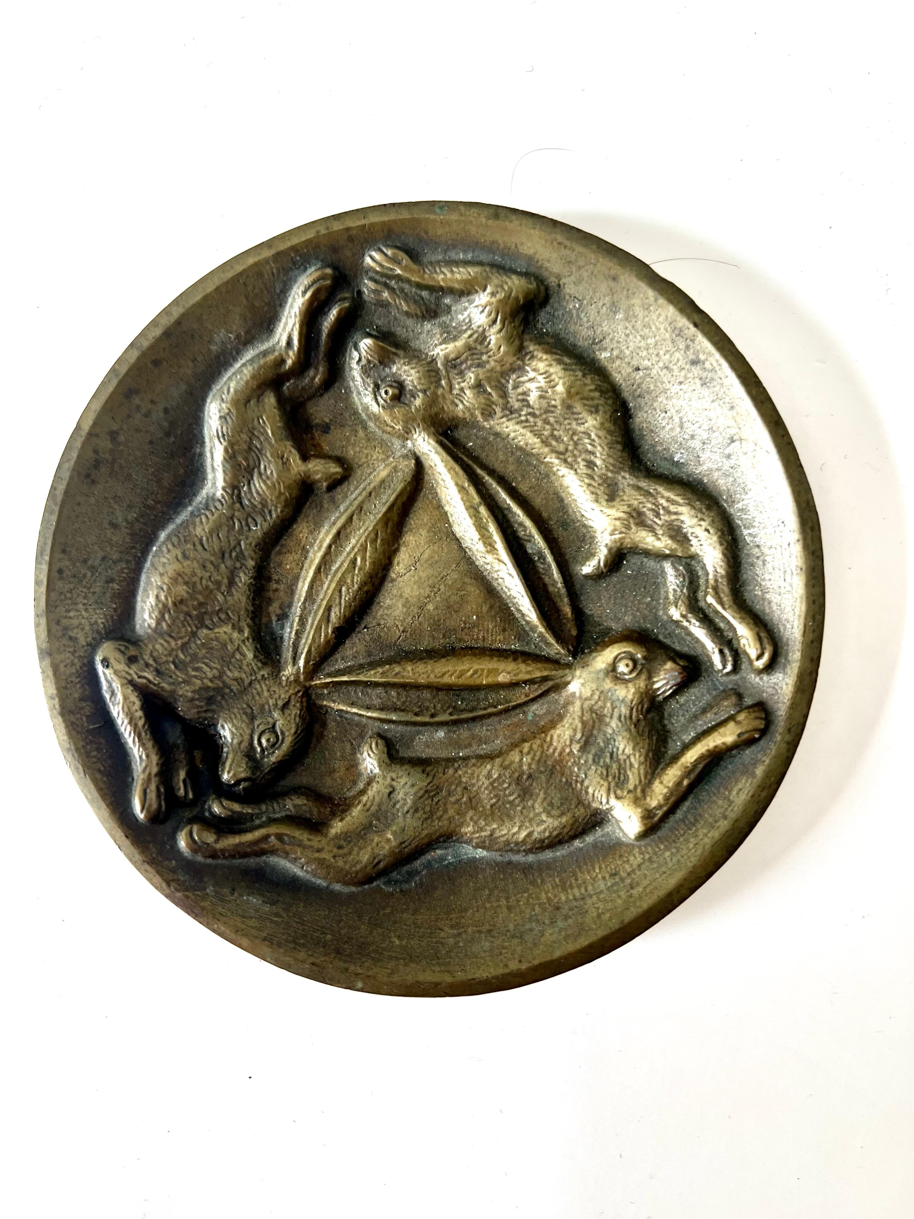 Französisches Bronze-Taschentablett mit länglichen Haren oder Hasen aus Bronze, 1930 (Art déco) im Angebot