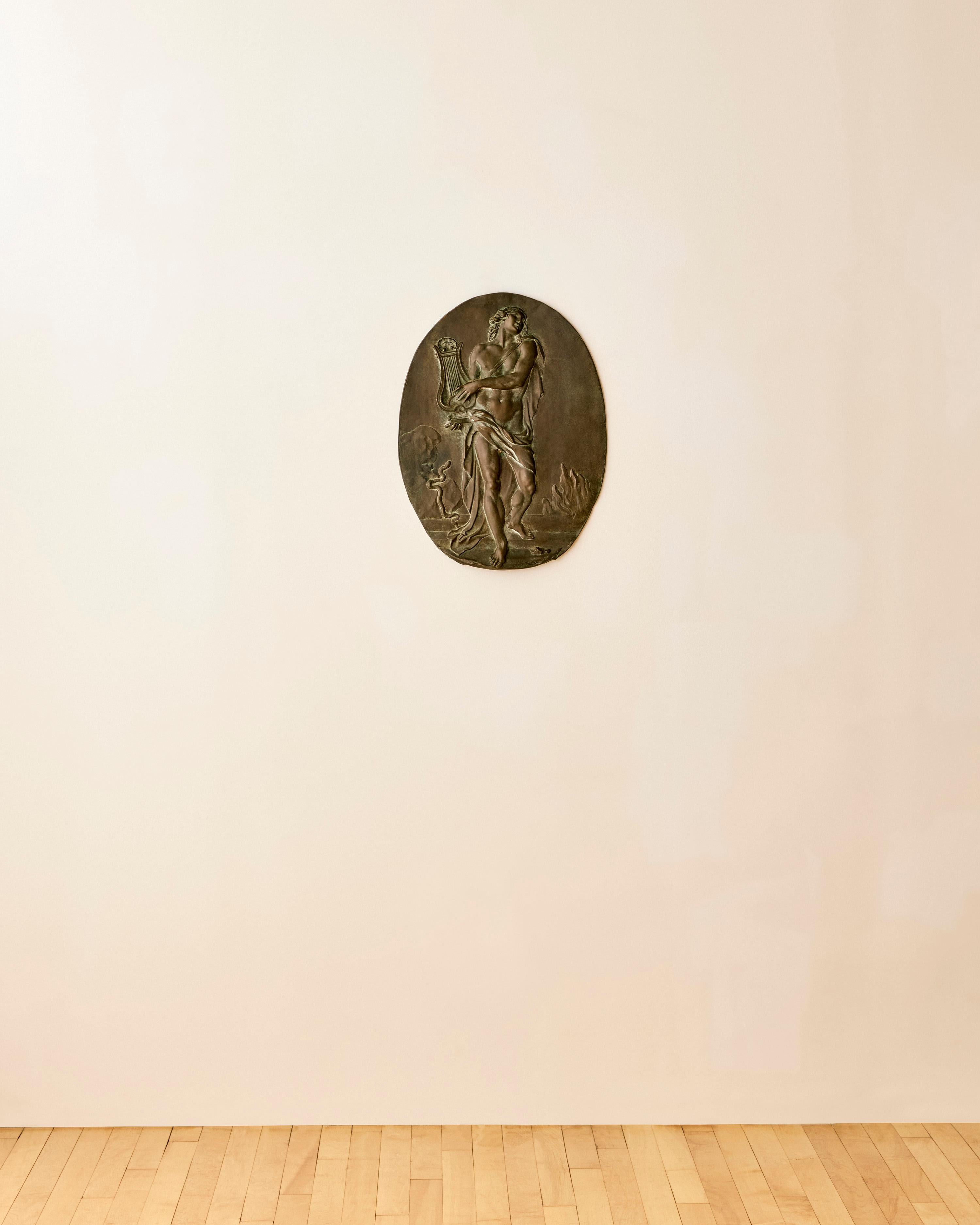 Plaque de relief en bronze français représentant Orphée dans l'Hadès d'après le modèle attribué à Augustin Pajou. 