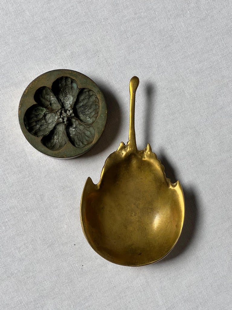 Französischer runder Aschenbecher aus Bronze aus dem Space Age-Zeitalter in  Blumenform aus Roger Tallon Orb im Angebot bei 1stDibs