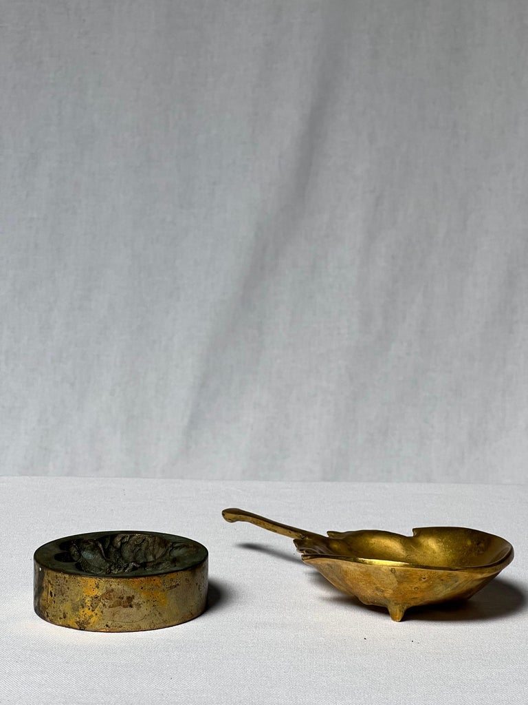 Französischer runder Aschenbecher aus Bronze aus dem Space Age-Zeitalter in  Blumenform aus Roger Tallon Orb im Angebot bei 1stDibs