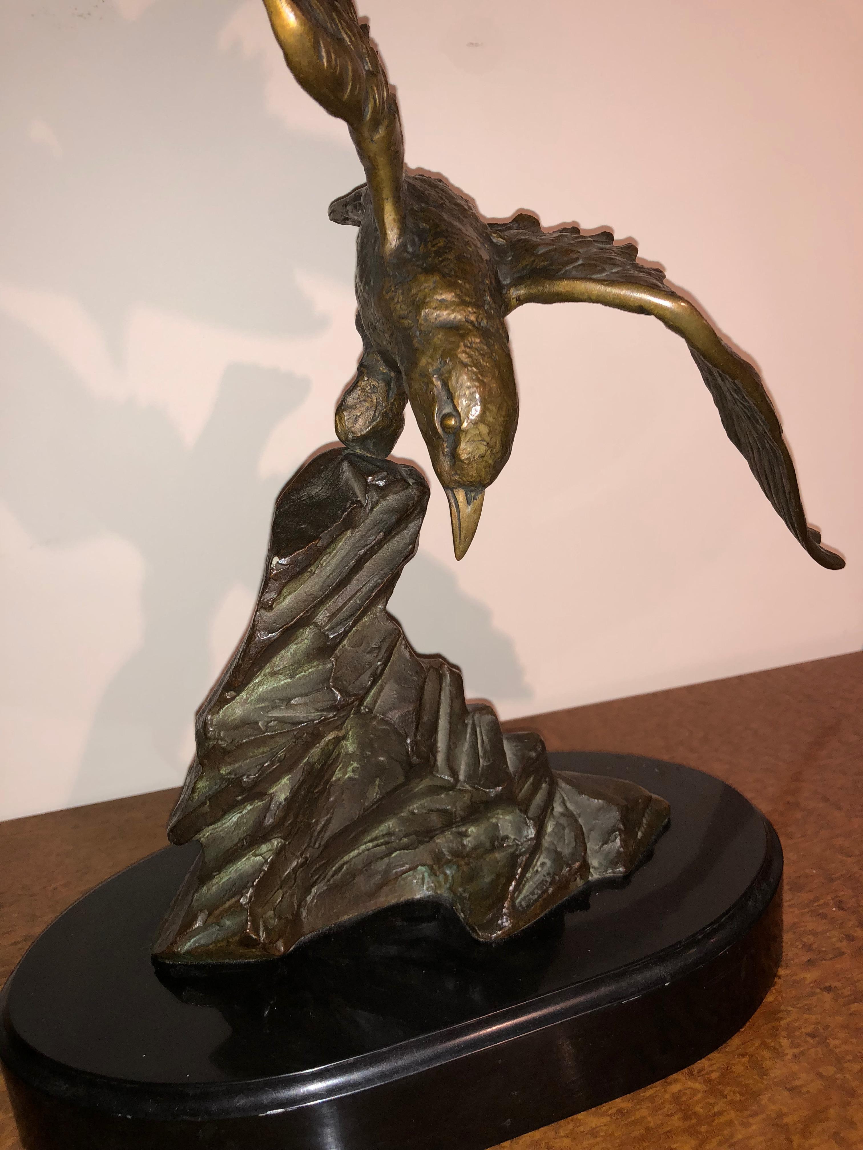 Art déco Sculpture française en bronze Art Déco Artiste E. Tissot Oiseaux en vol