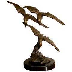 Französisch Bronze-Skulptur Art Deco Künstler E. Tissot Vögel im Flug