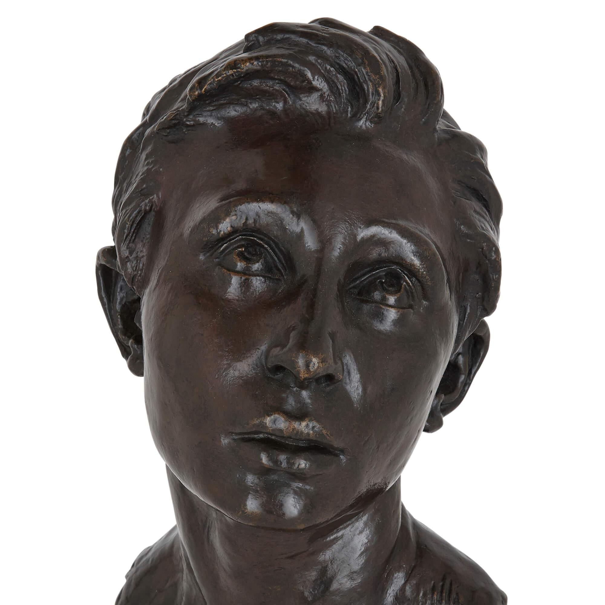 Sculpture en bronze française Buste d'homme par Aimé-Jules Dalou Bon état - En vente à London, GB