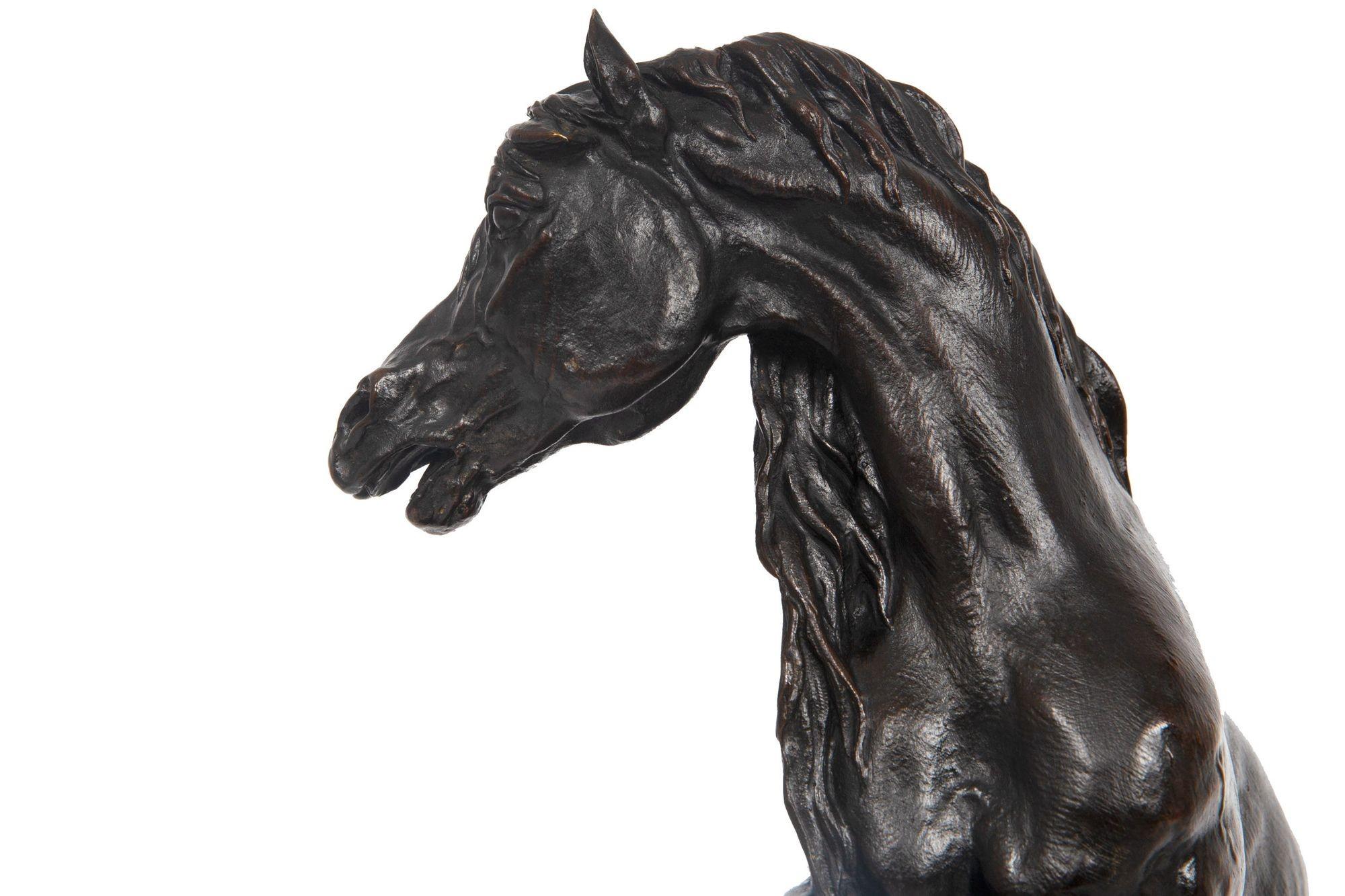 20ième siècle Sculpture en bronze française Cheval Libre d'après Pierre Jules Méne en vente