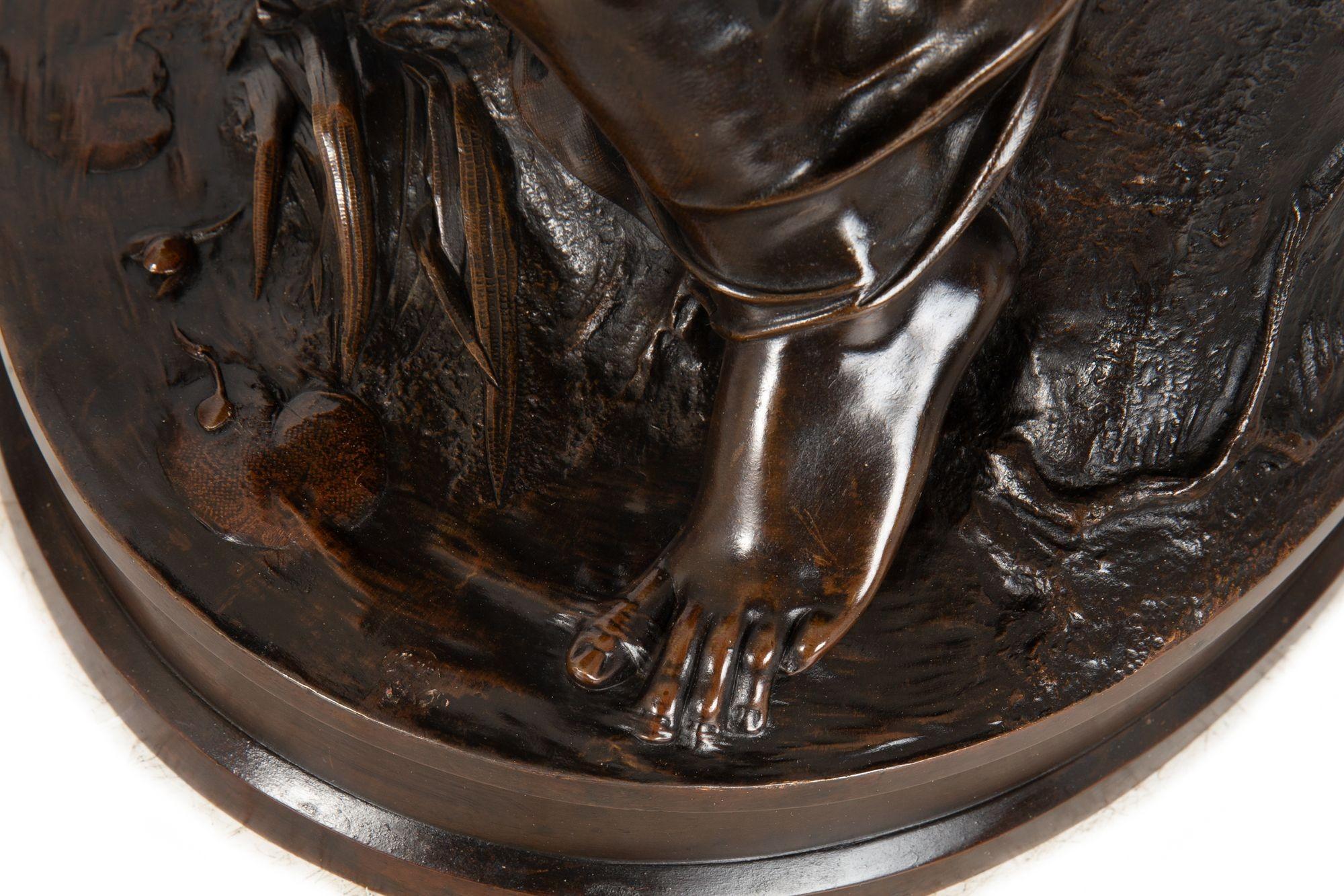 French Bronze Sculpture “La Fil de la Vierge” by Pierre-Emile Hebert ca. 1880 in vendita 3