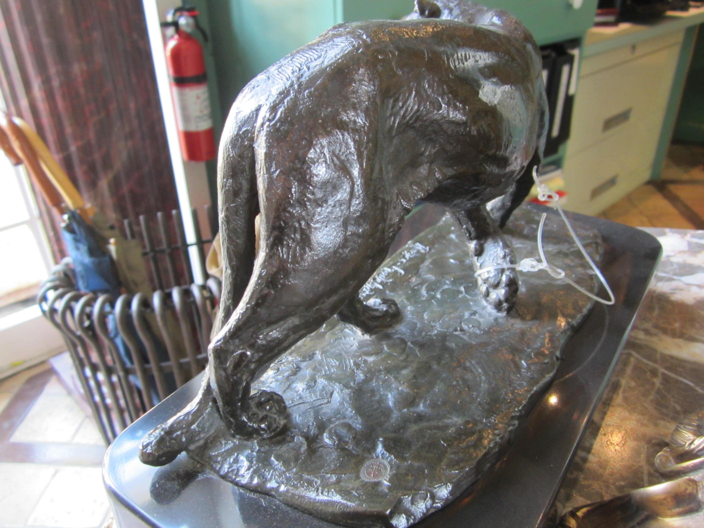 Sculpture française en bronze d'une lionne / Roger Godchaux & Susse Lost Wax Desk Art en vente 4