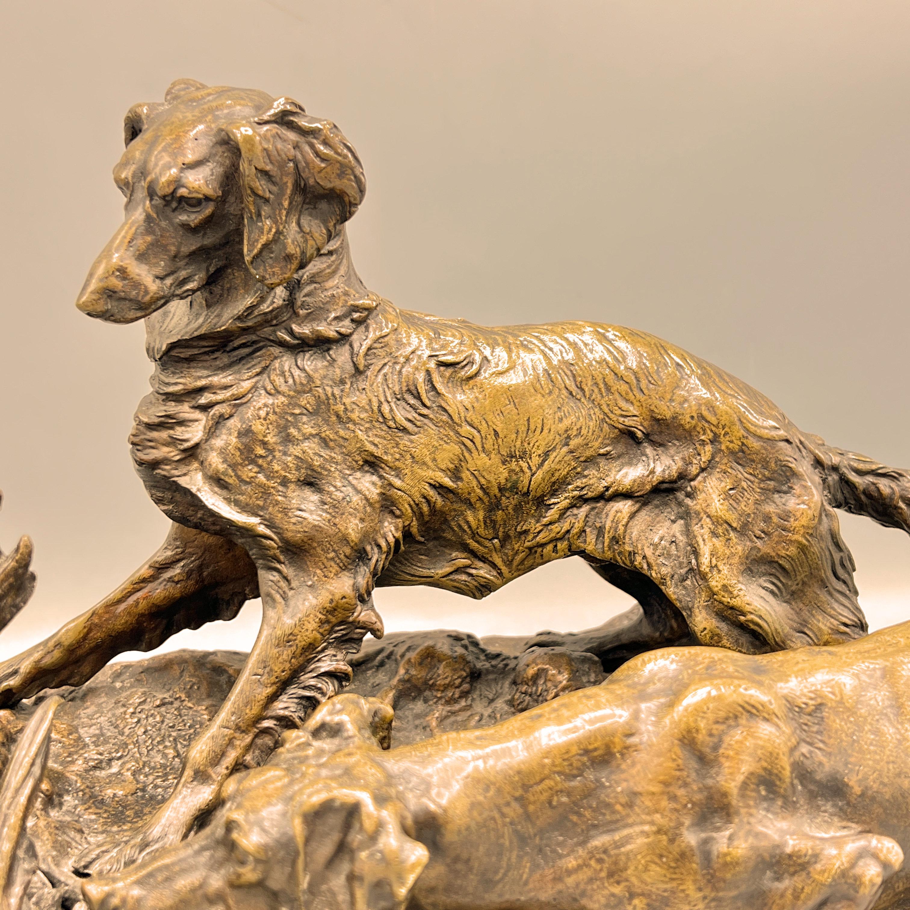 Bronzo Scultura francese in bronzo con segugi che cacciano fagiani, dopo PIerre Jules Mene in vendita