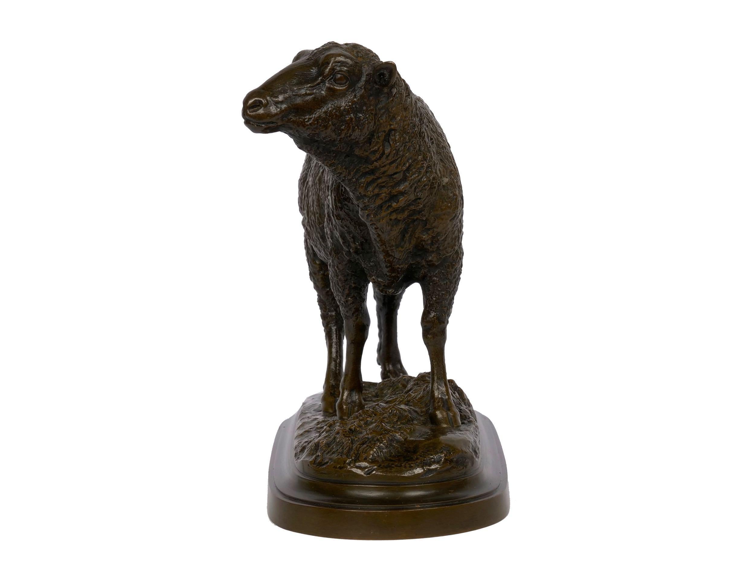 French Bronze Sculpture of “Merino Ewe” by Isidore Bonheur In Good Condition In Shippensburg, PA