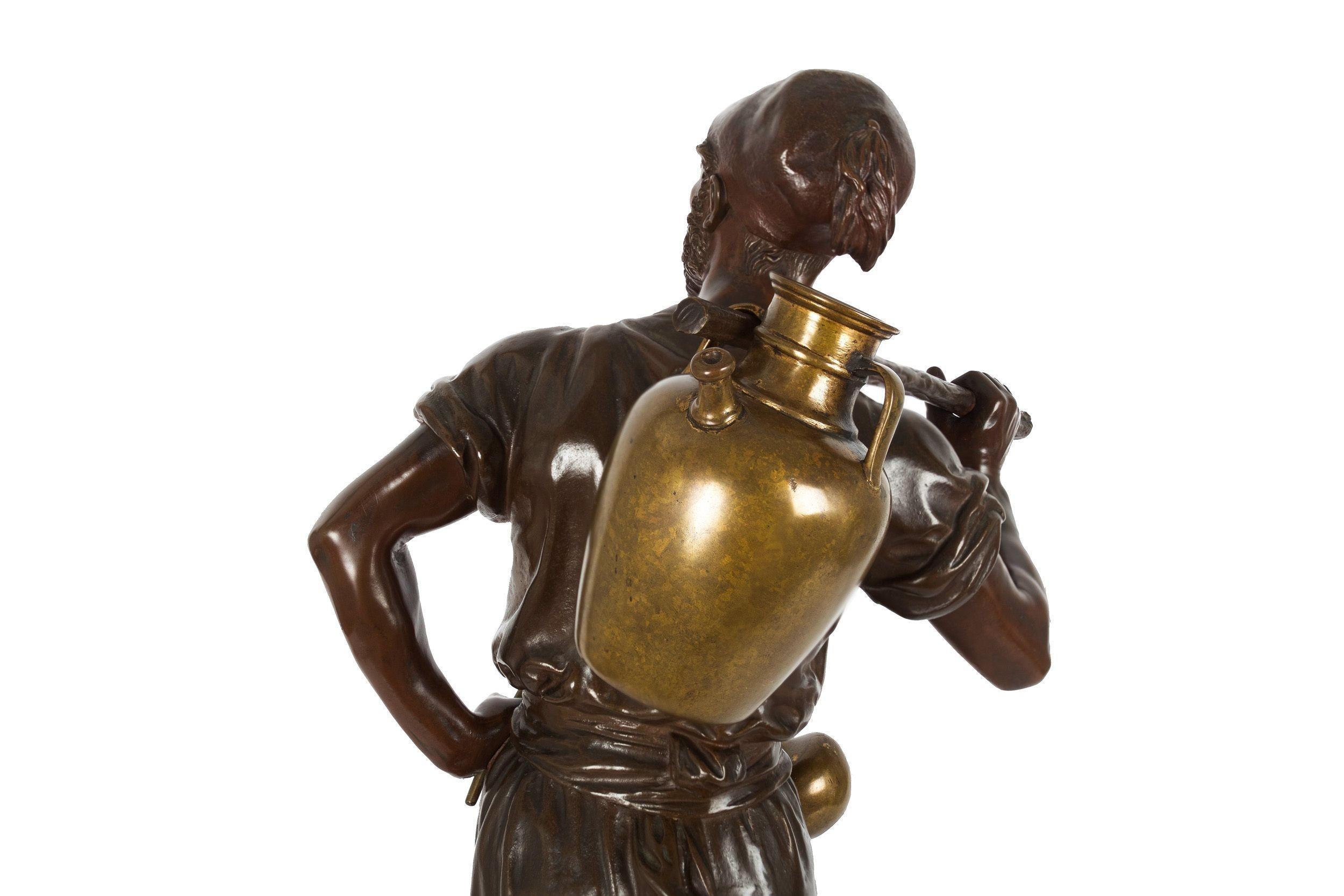 20ième siècle Sculpture française en bronze du « porteur d'eau tunisien » par Marcel Debut en vente