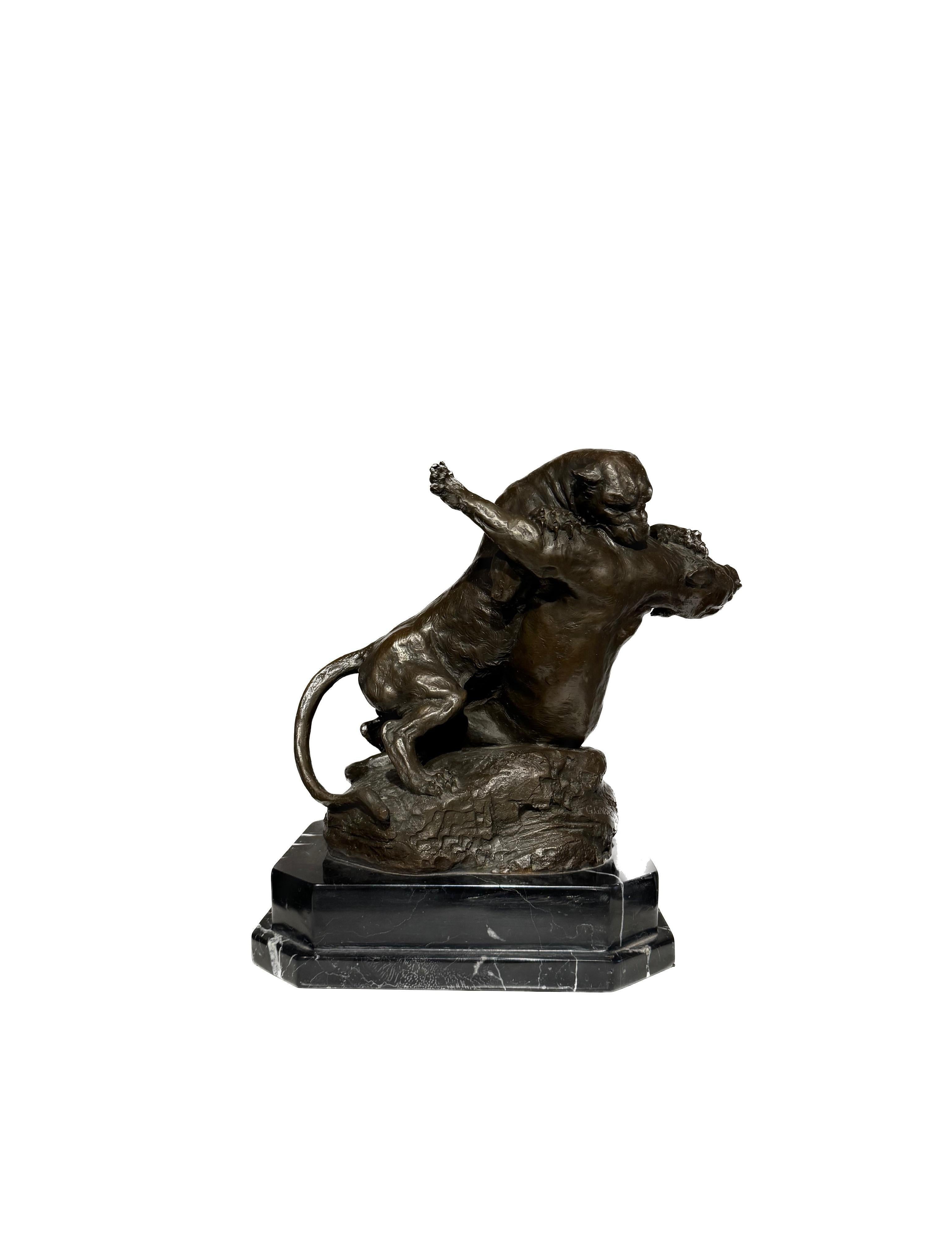 Scultura francese in bronzo di due pantere combattenti firmata G. Gardet In condizioni buone in vendita a Miami, US