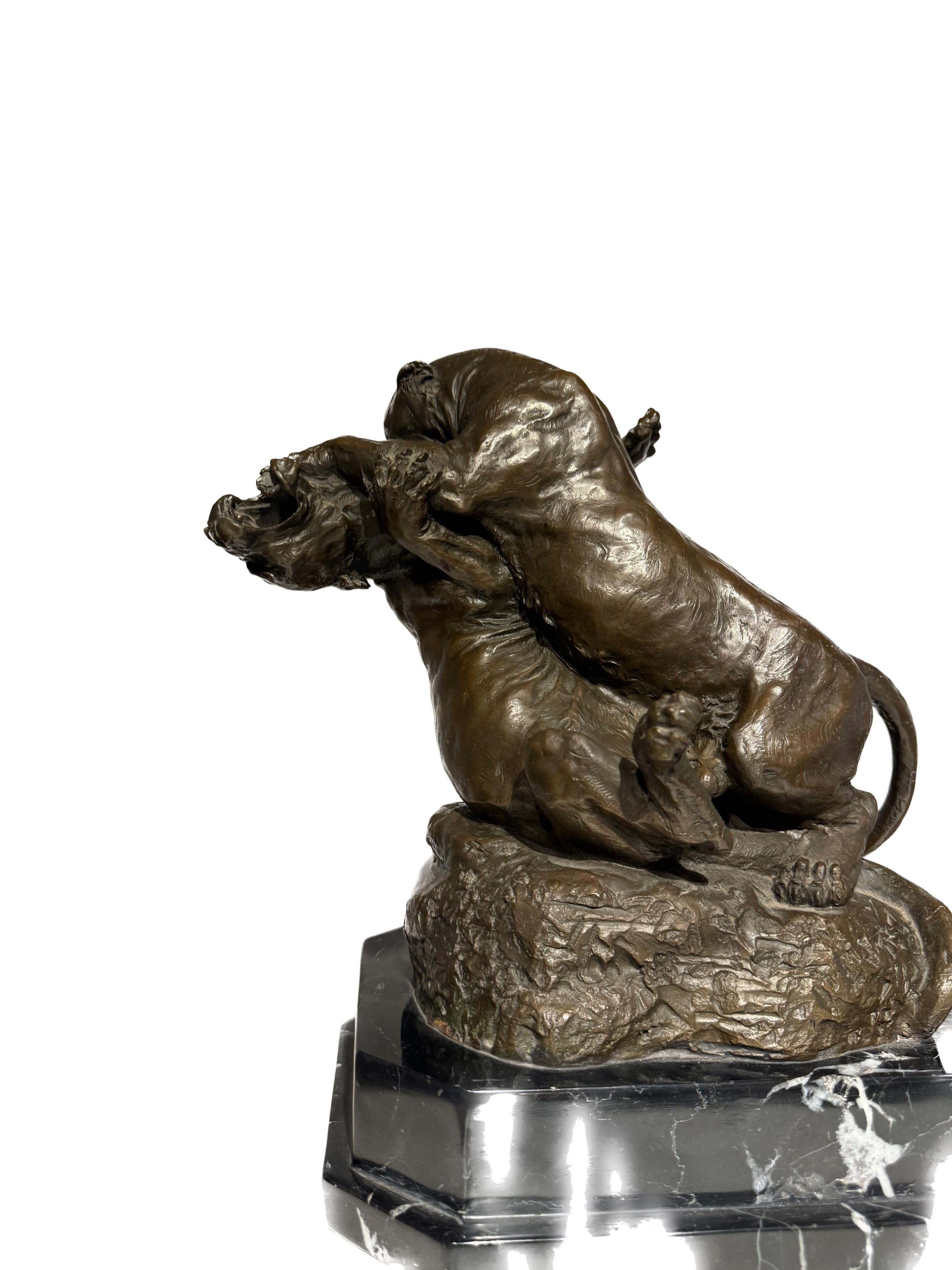 Bronzo Scultura francese in bronzo di due pantere combattenti firmata G. Gardet in vendita