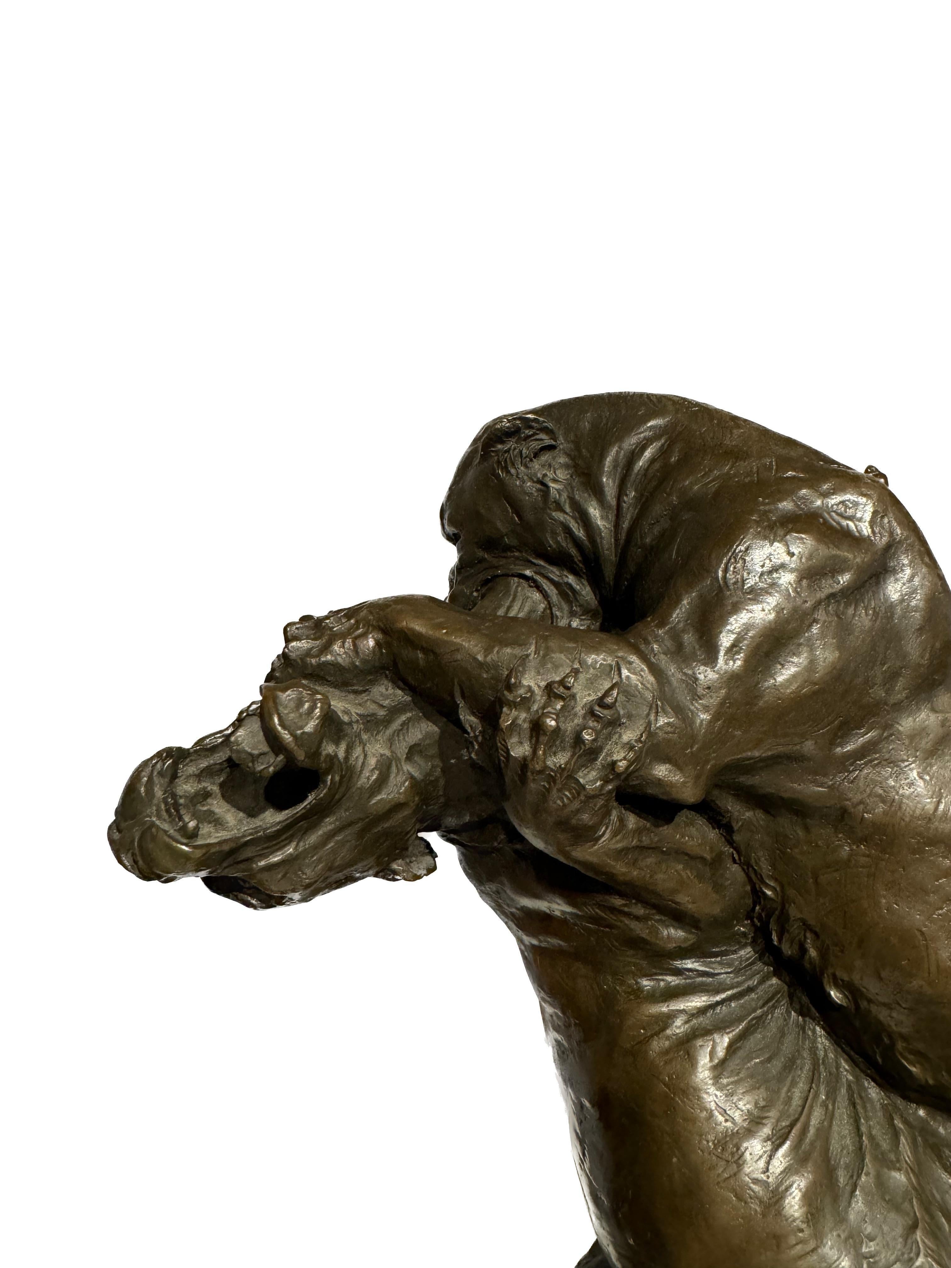 Scultura francese in bronzo di due pantere combattenti firmata G. Gardet in vendita 1