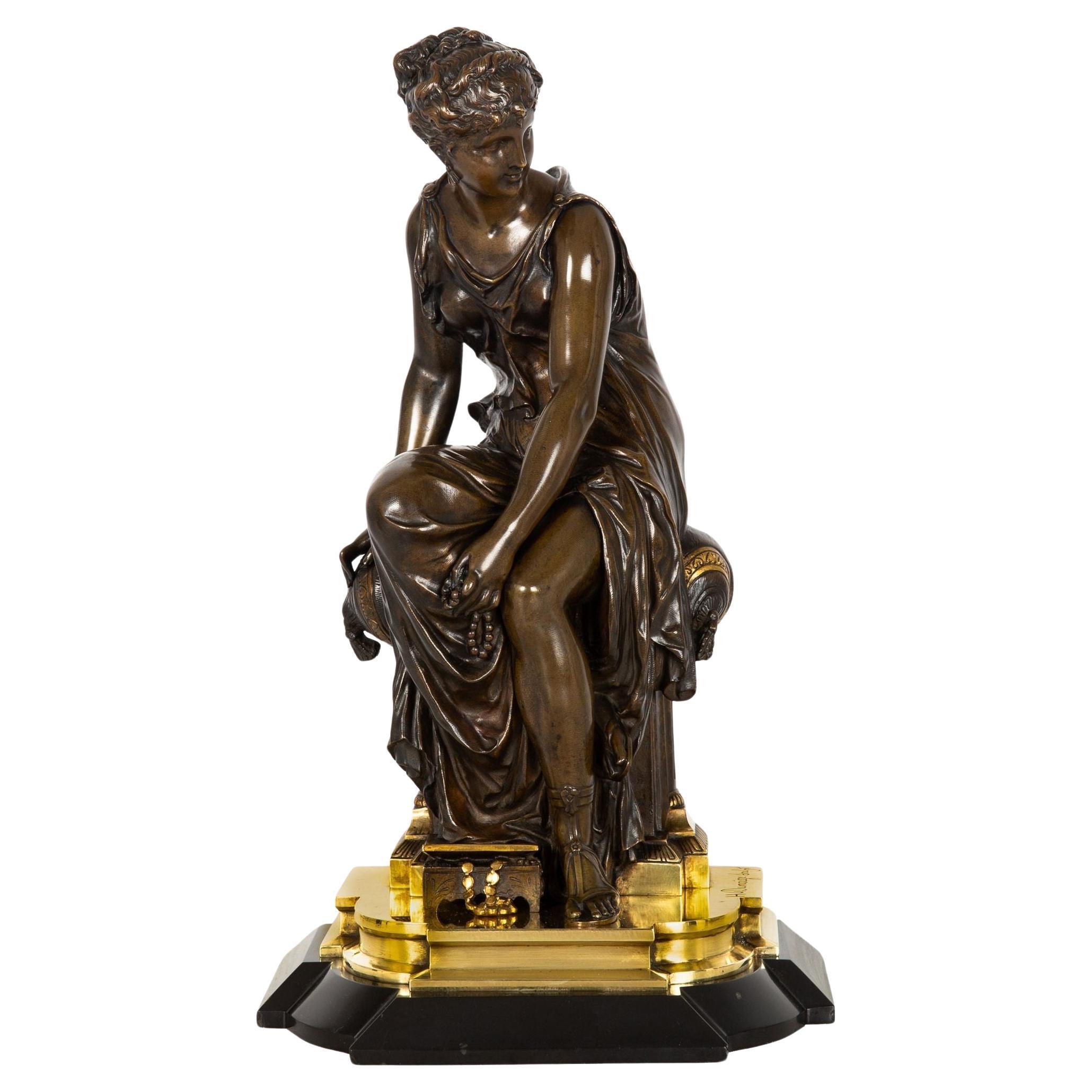 Französische Bronzeskulptur einer sitzenden Frau aus Bronze von Etienne-Henri Dumaige