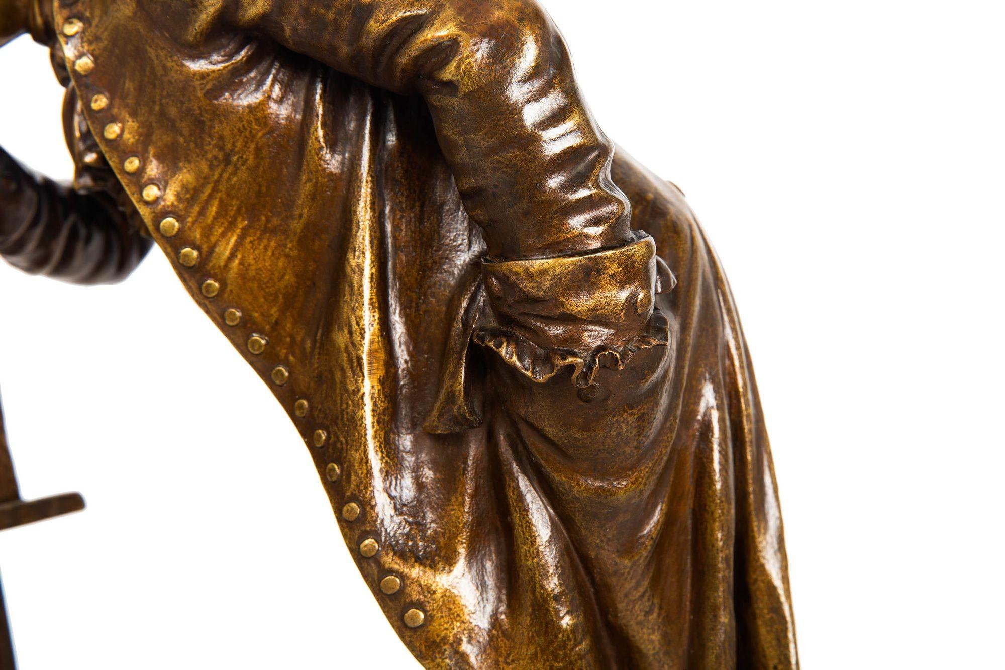 French Bronze Sculpture “The Amateur” by Pierre Detrier circa 1890 For Sale 6