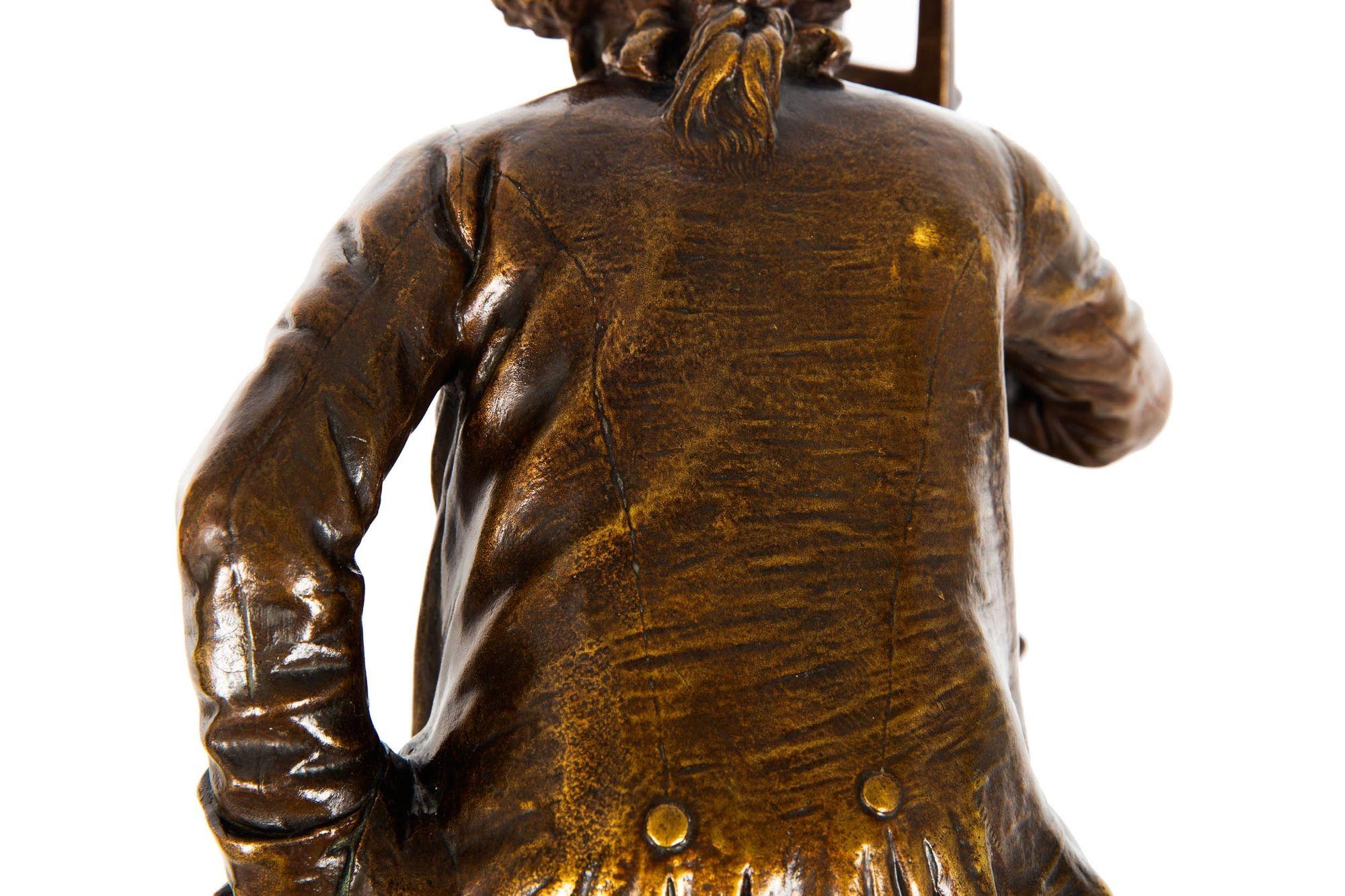 Sculpture en bronze française The Amateur par Pierre Detrier circa 1890 en vente 8