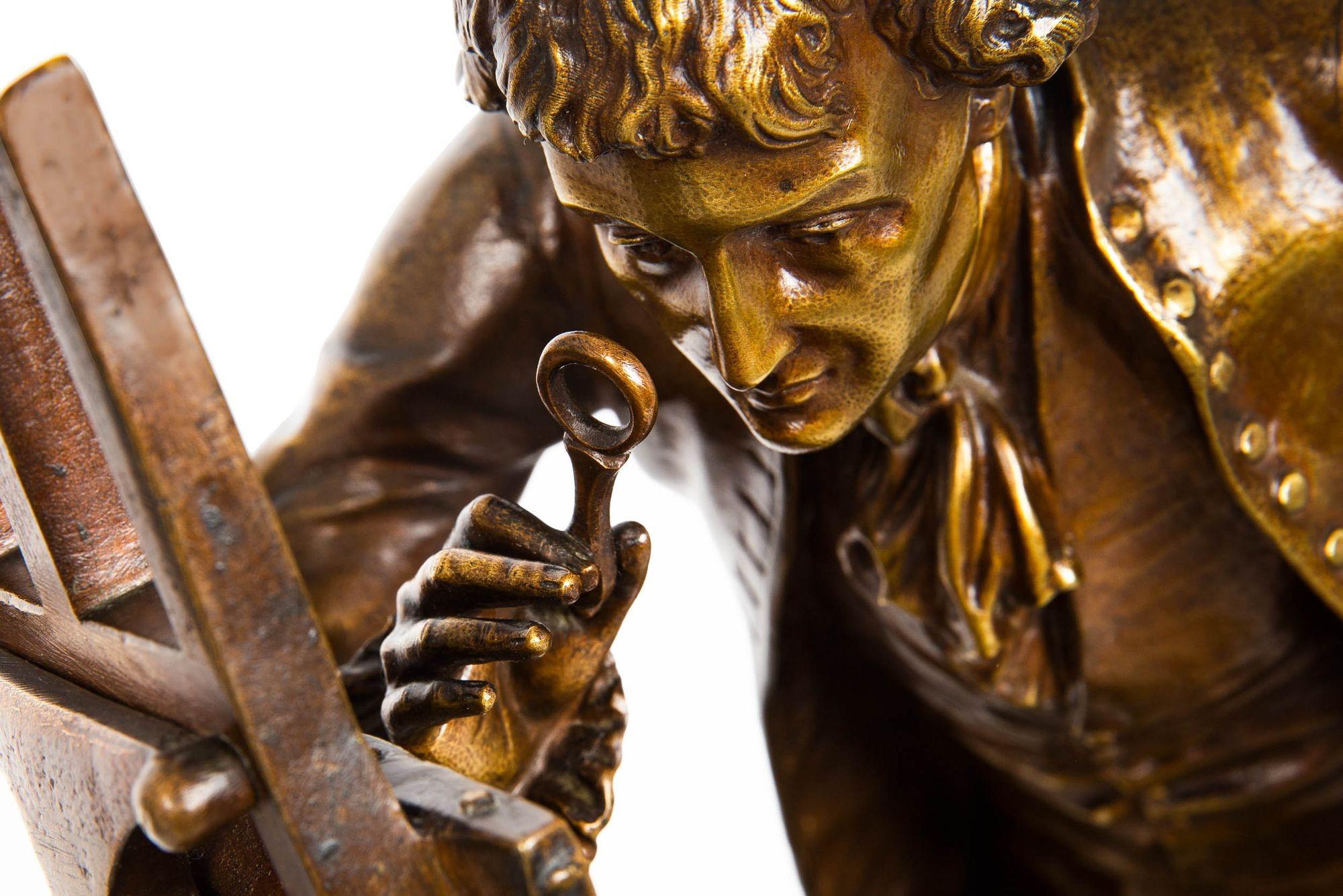 French Bronze Sculpture “The Amateur” by Pierre Detrier circa 1890 For Sale 3