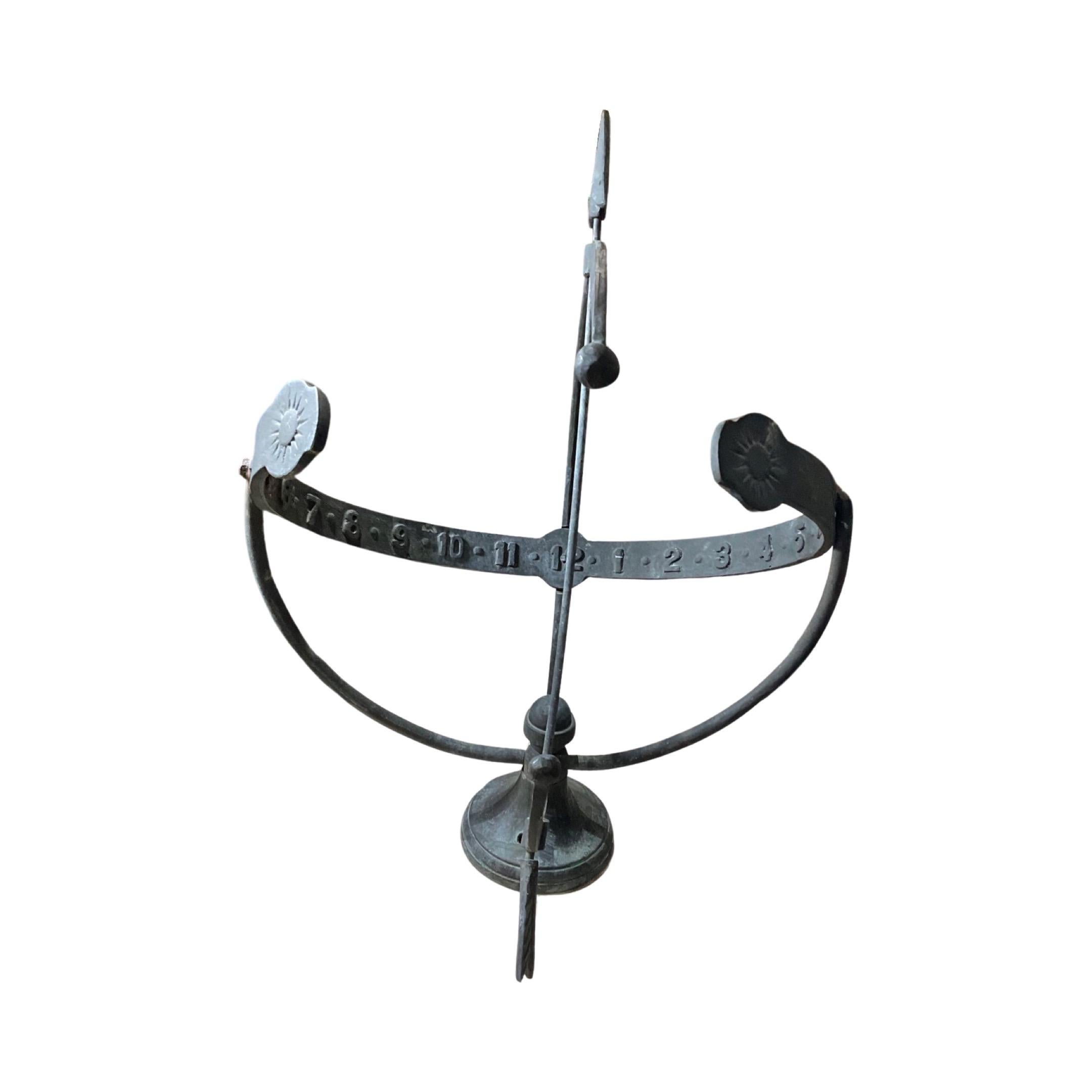 Sundial français en bronze Bon état - En vente à Dallas, TX