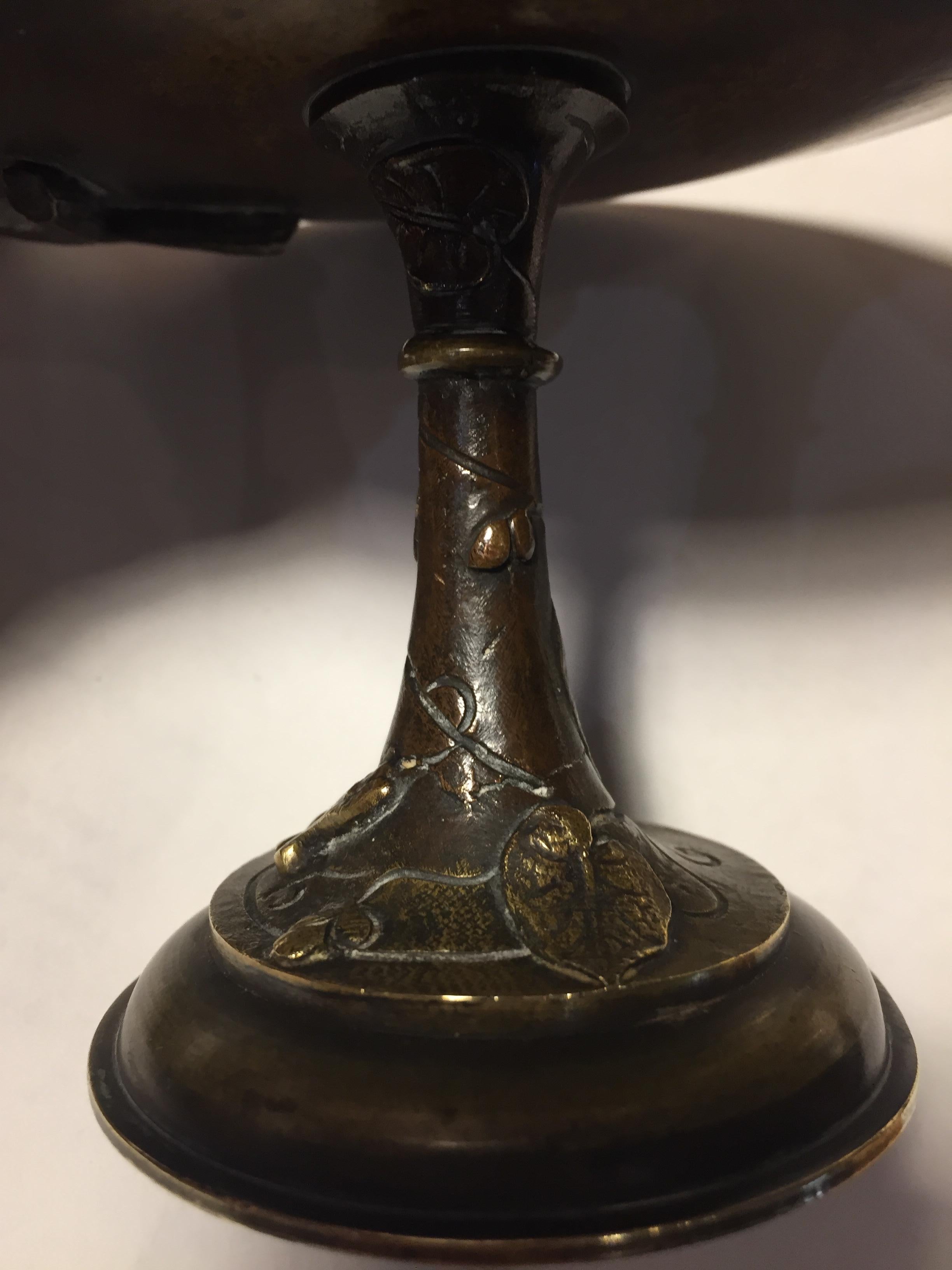 French Bronze Tazza with Reptile, Snails and Leaf Decoration, 19th Century 3