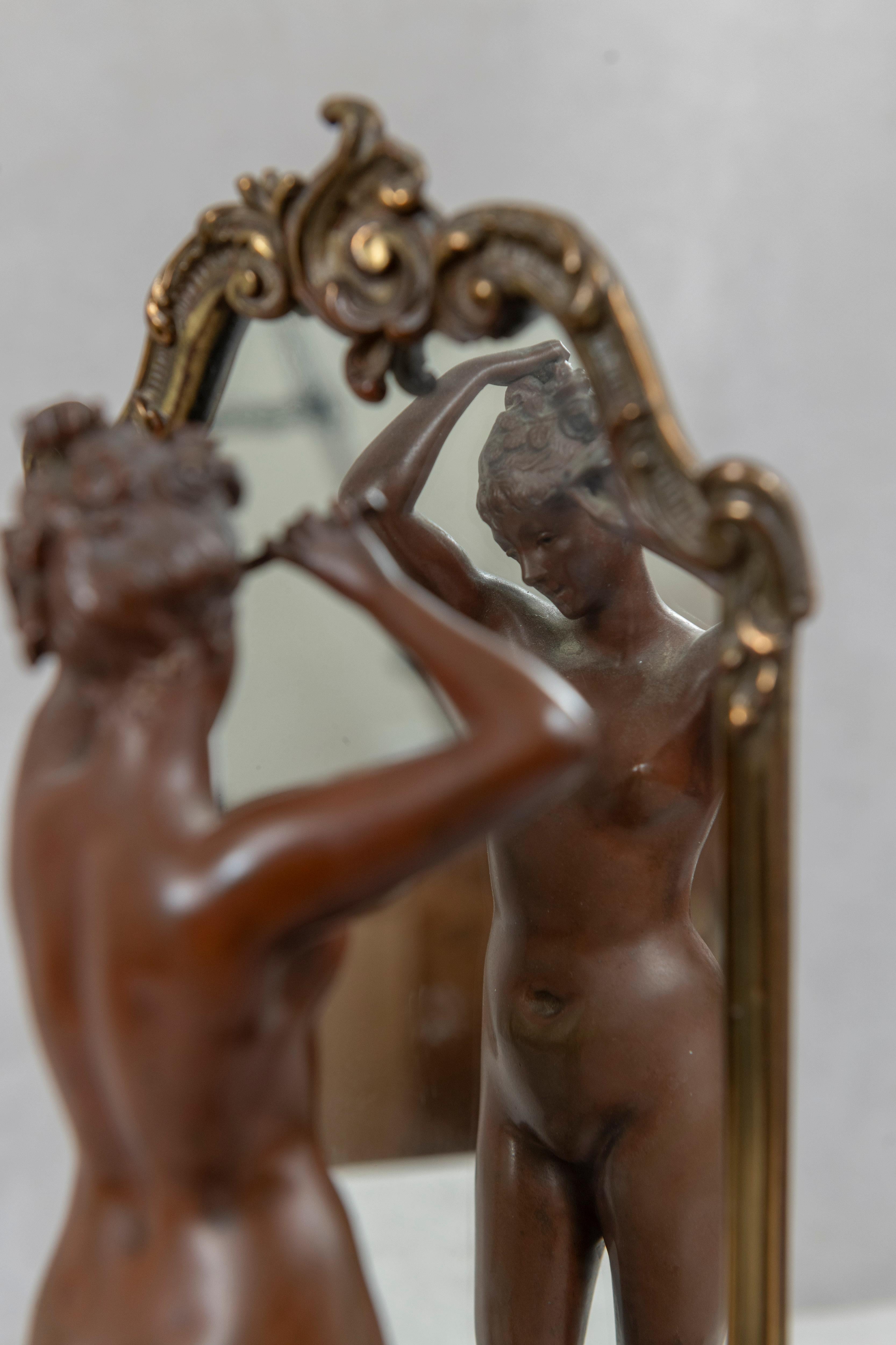 20ième siècle Bronze français « The Looking Glass », nu looking into Cheval Mirror, vers 1900 en vente