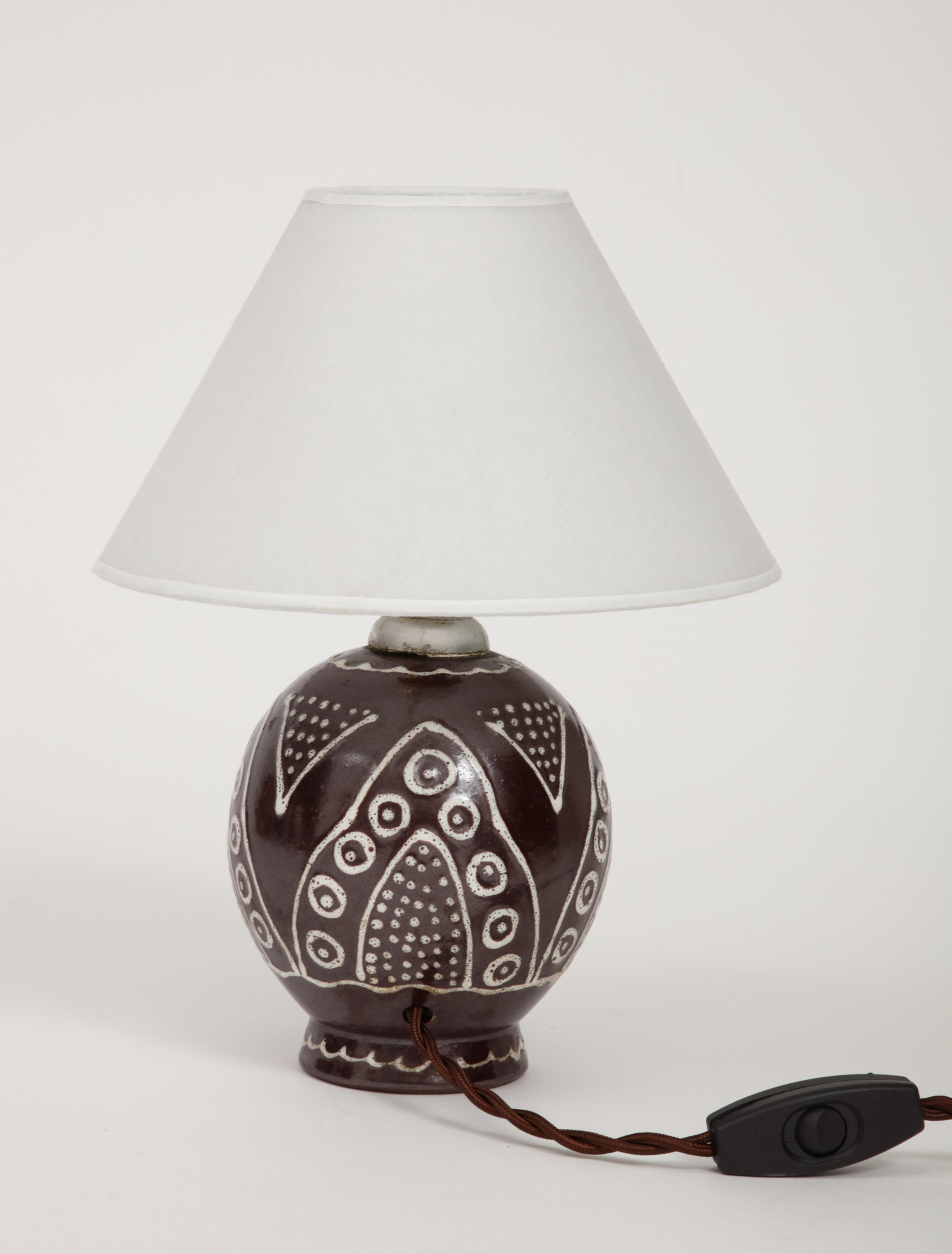 French Brown Ceramic Lamp, White Glazed Design, C. 1930, Numbered & Inscribed In Good Condition In Brooklyn, NY