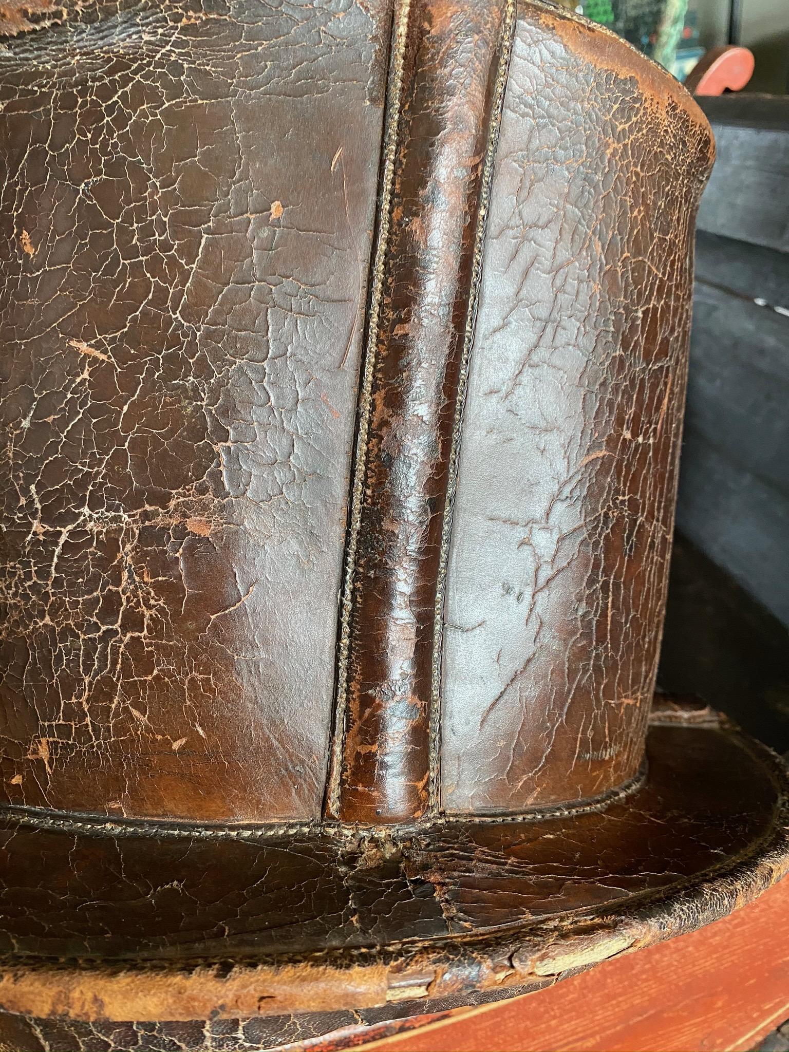 Französische braune Hutschachtel für Zylinder:: frühes 19. Jahrhundert im Angebot 1