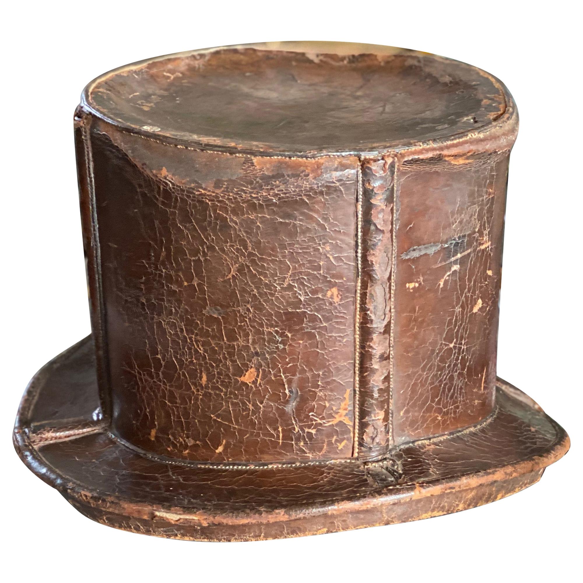 Französische braune Hutschachtel für Zylinder:: frühes 19. Jahrhundert