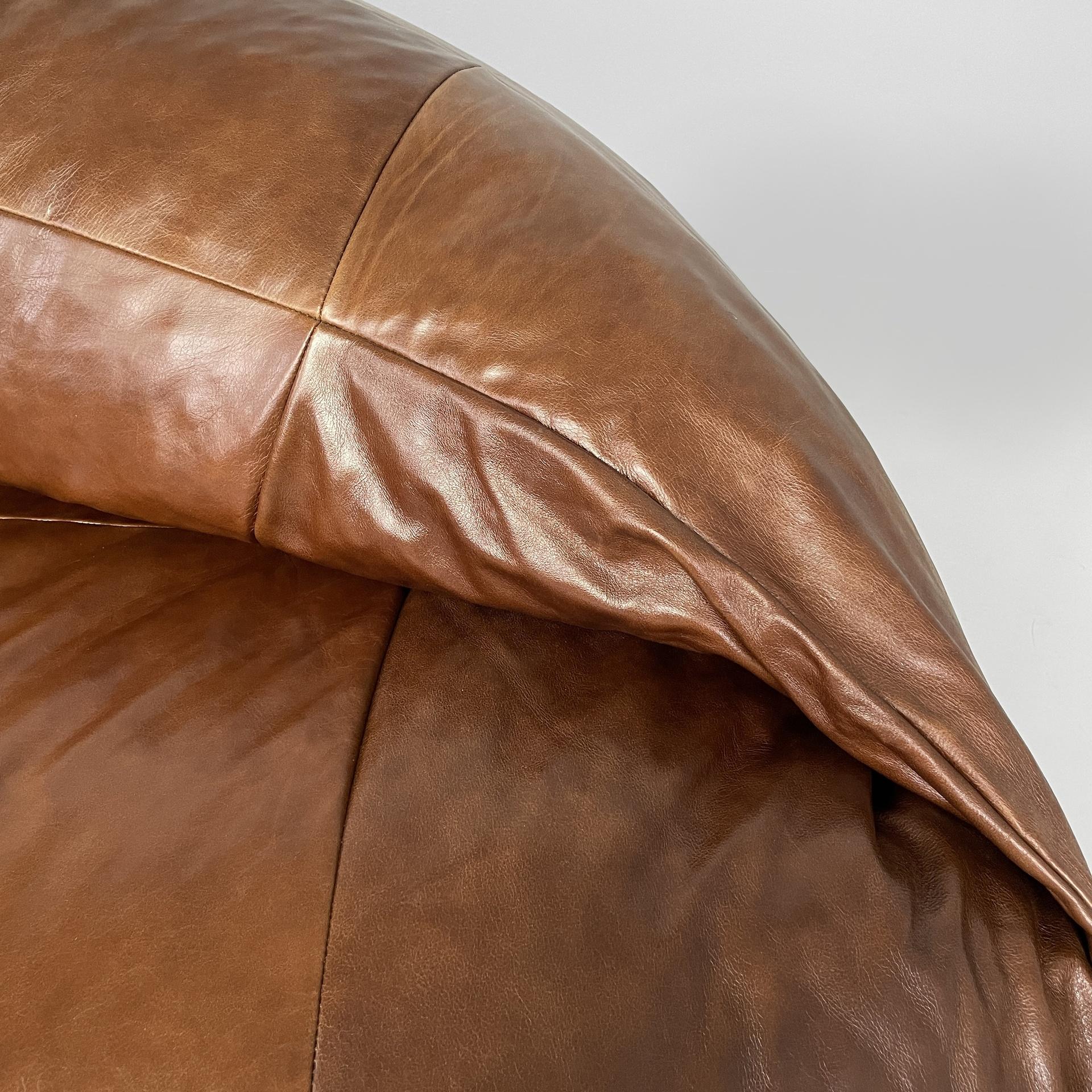Braunes französisches Ledersofa Croissant von Raphael Raffel, 1970er Jahre im Angebot 5