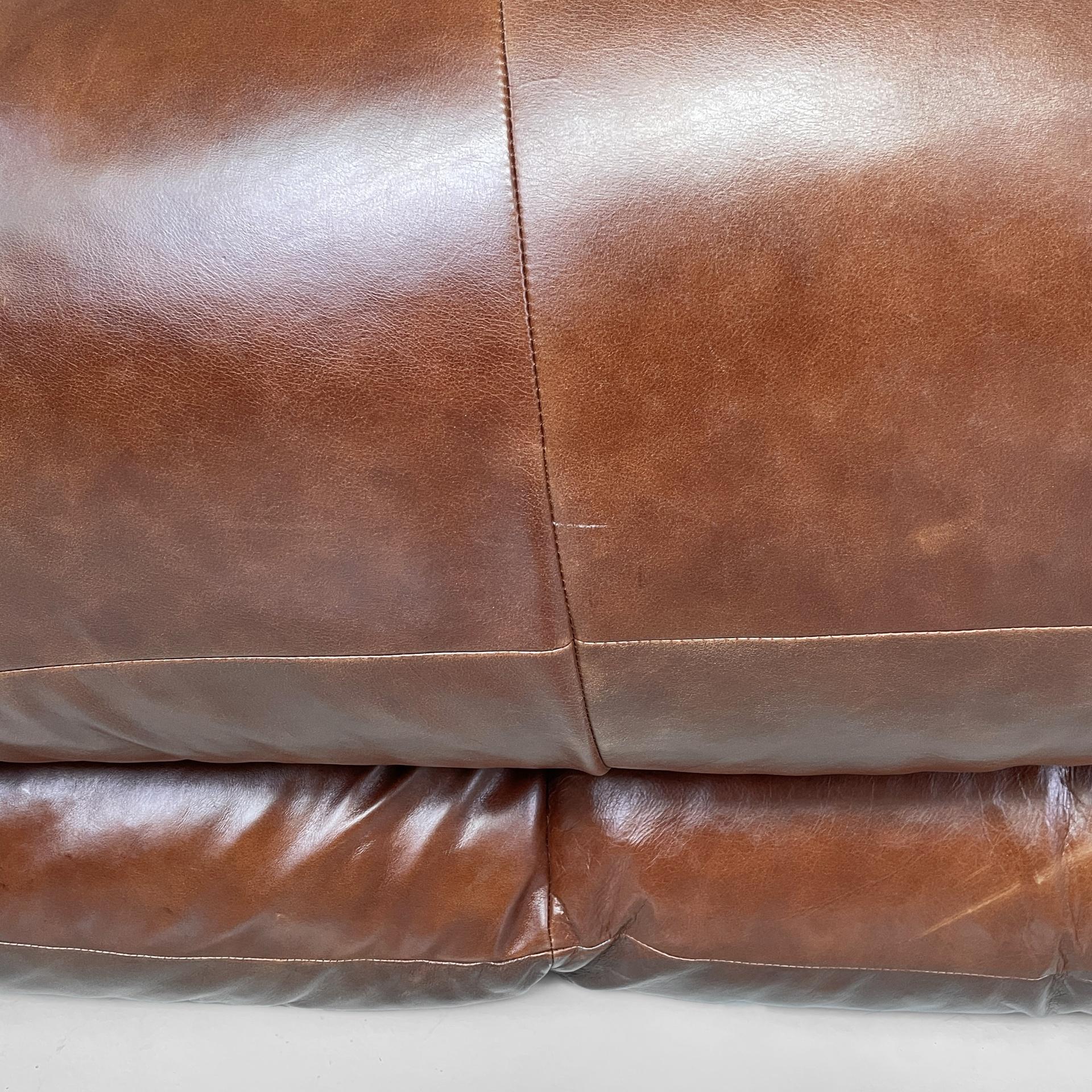 Braunes französisches Ledersofa Croissant von Raphael Raffel, 1970er Jahre im Angebot 11