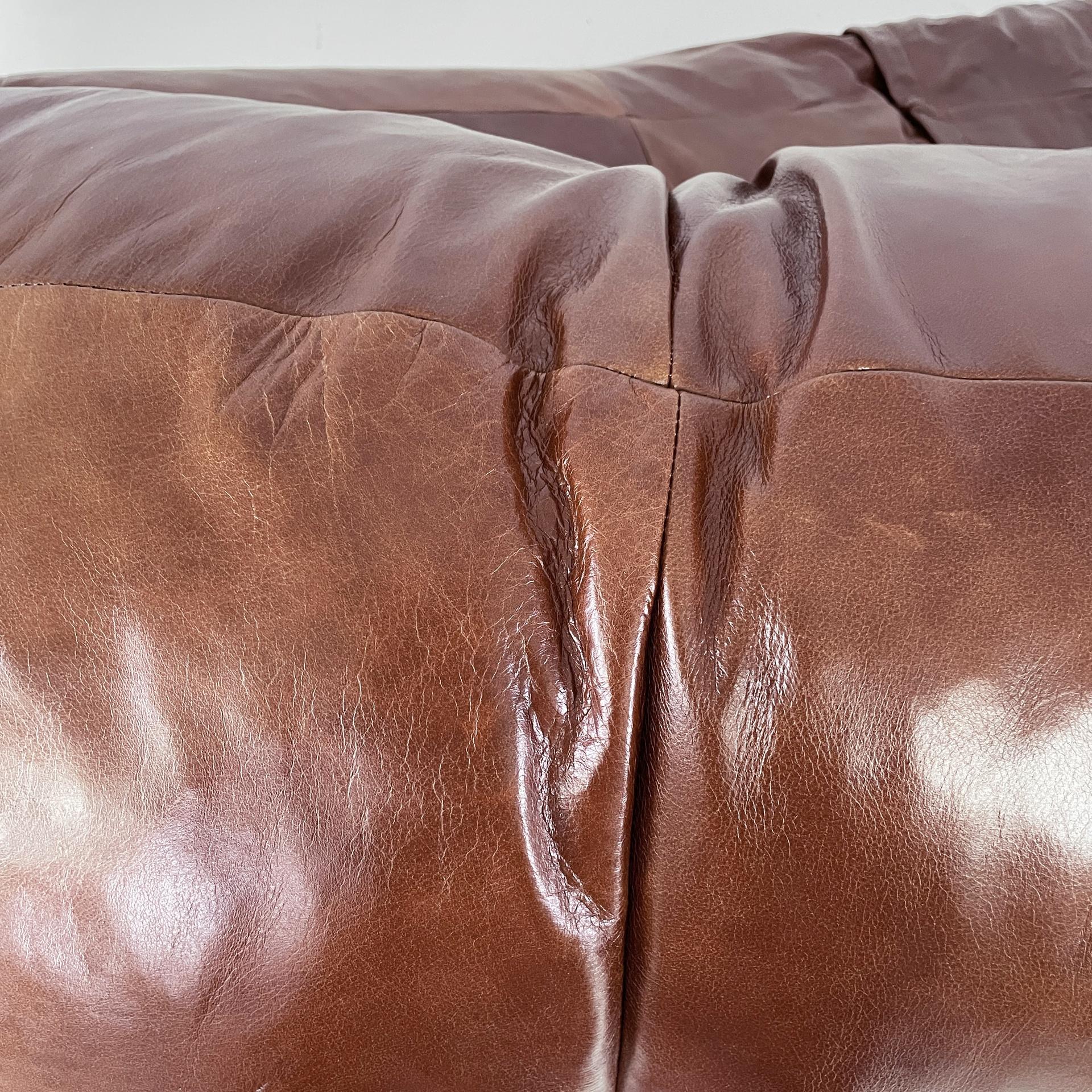 Braunes französisches Ledersofa Croissant von Raphael Raffel, 1970er Jahre im Angebot 13