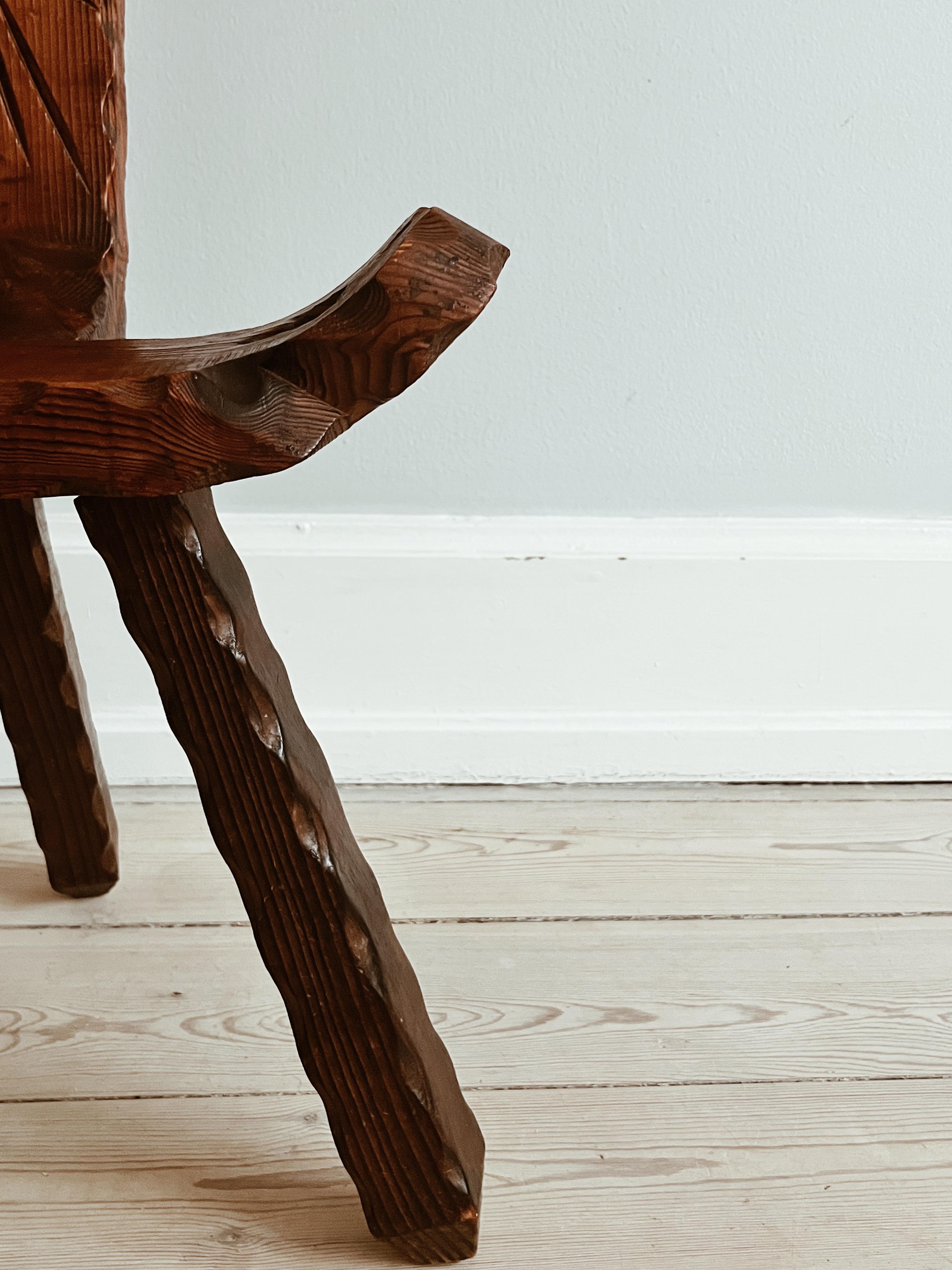 Oak French brutalist birth chair For Sale