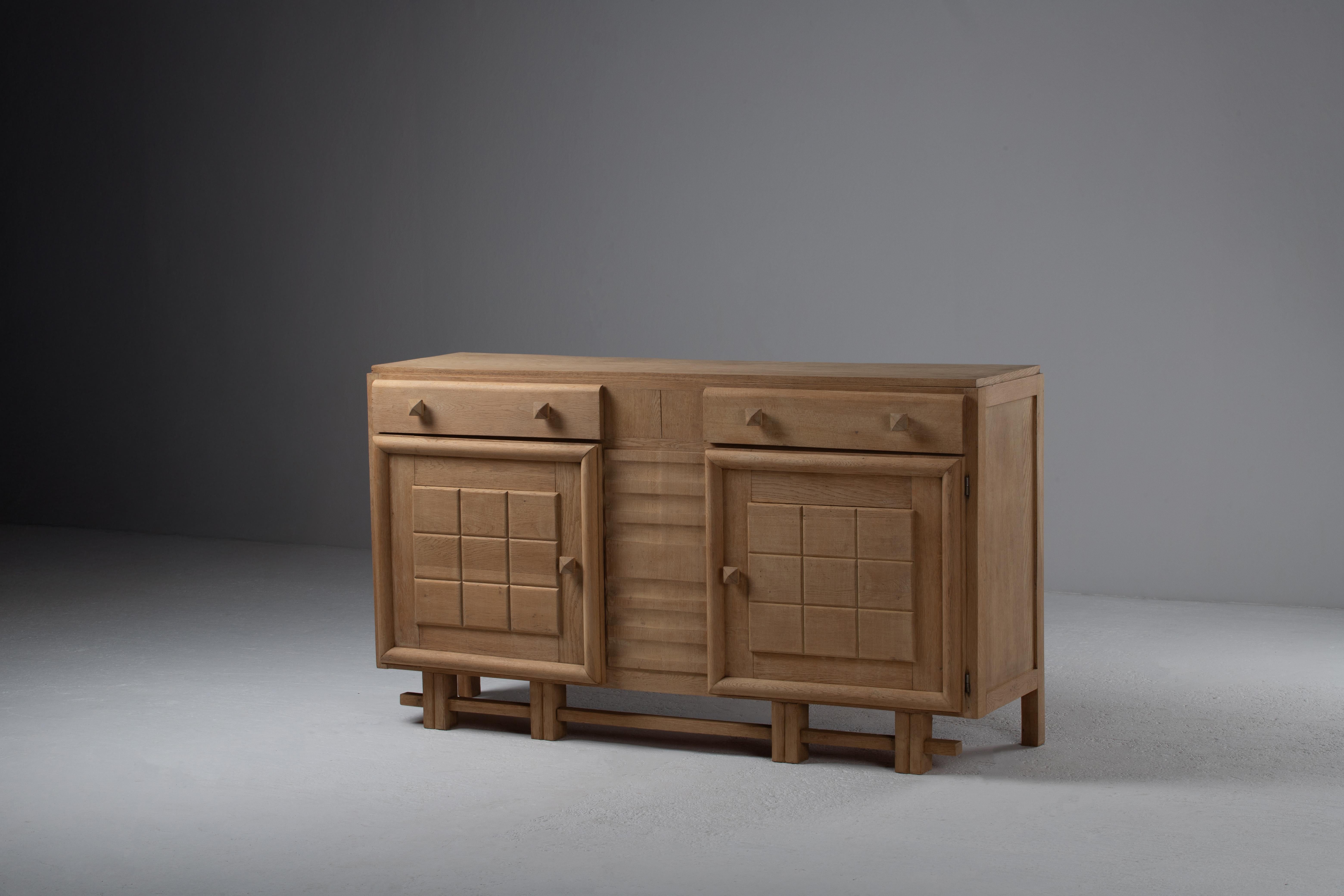 Buffet brutalista francese, anni '50 in vendita 3