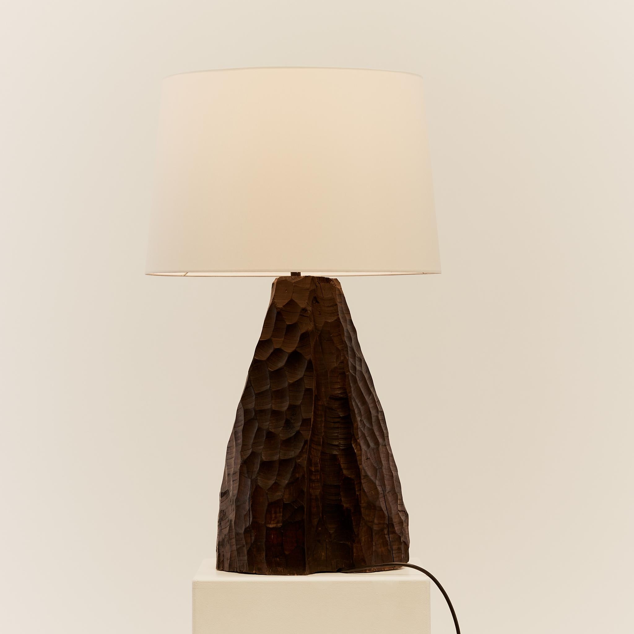 20th Century French brutalist chiselled table lamp with silk shade For Sale